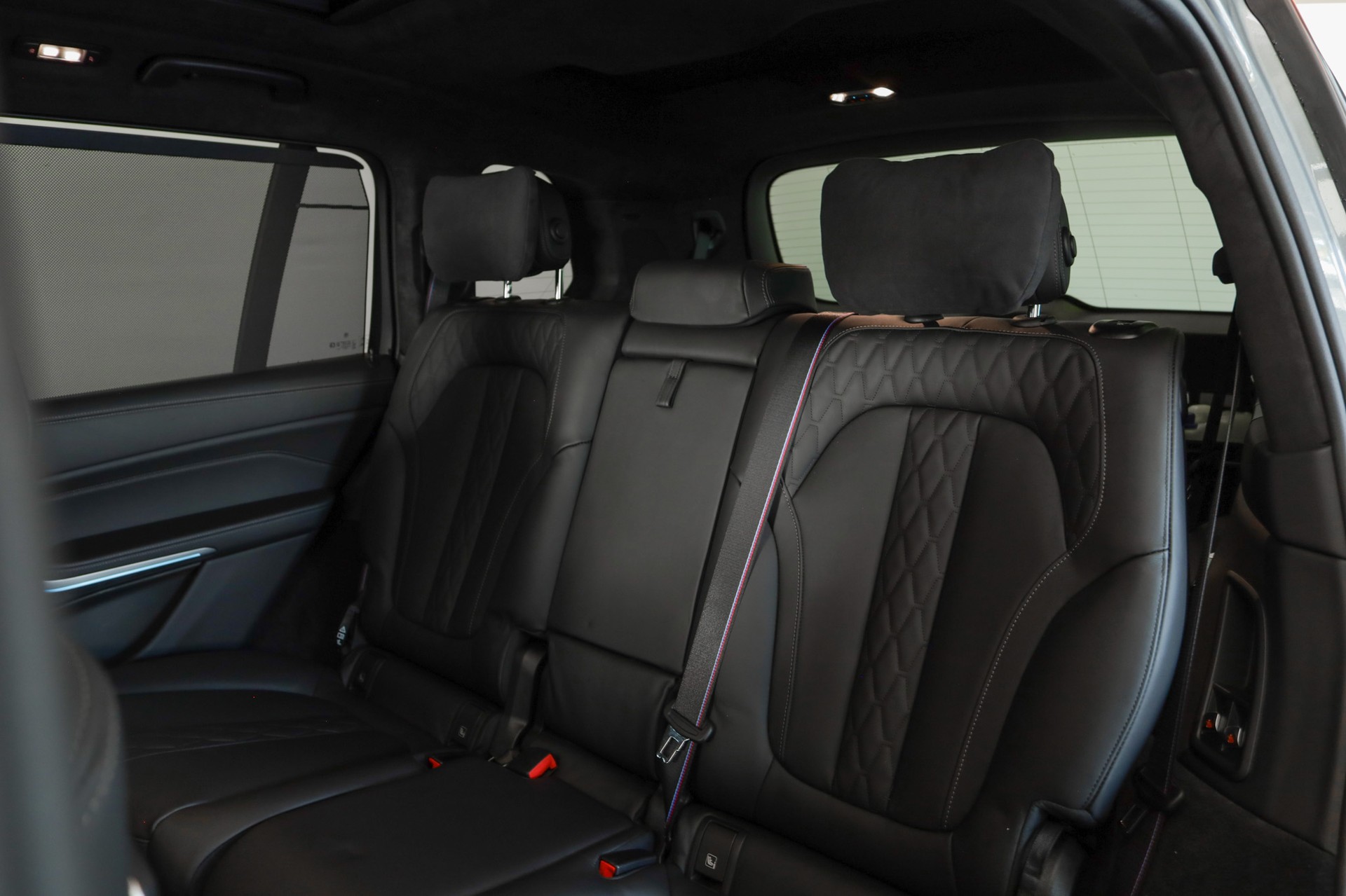 BMW X7 xDrive 48V 40d M Sport Pro Steptronic-image-12