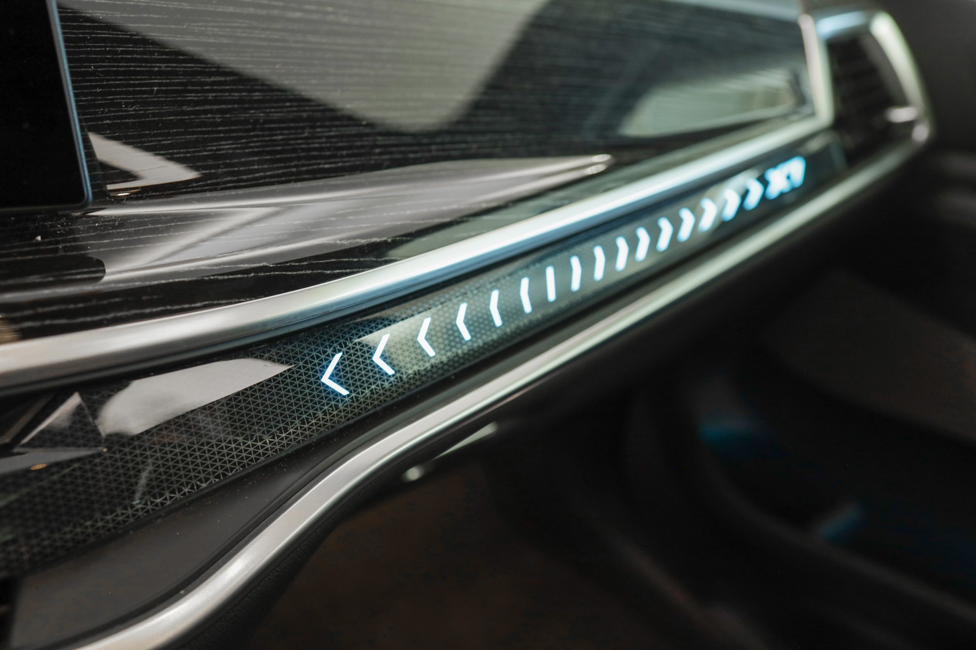 BMW X7 xDrive 48V 40d M Sport Pro Steptronic-image-14