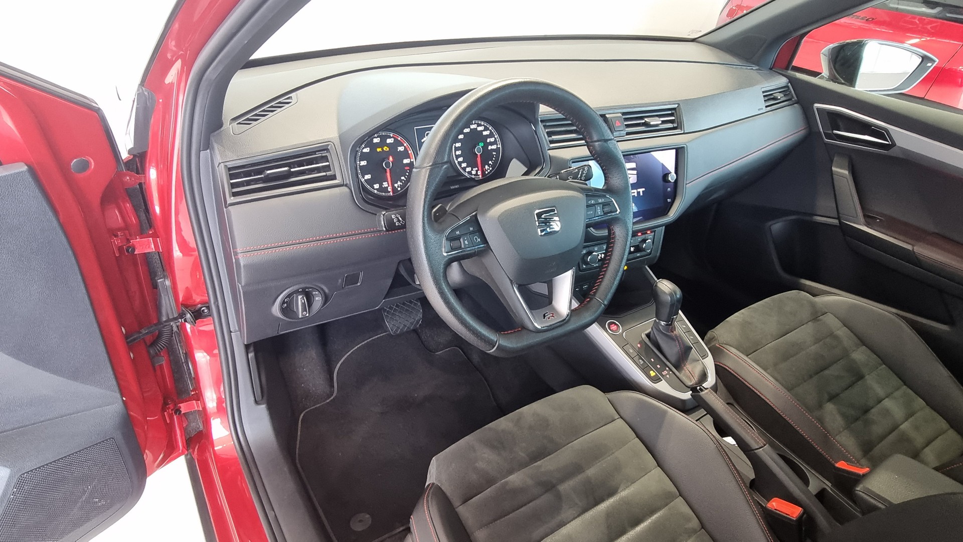 SEAT Arona 1.0 TSI 115 FR DSG-image-14