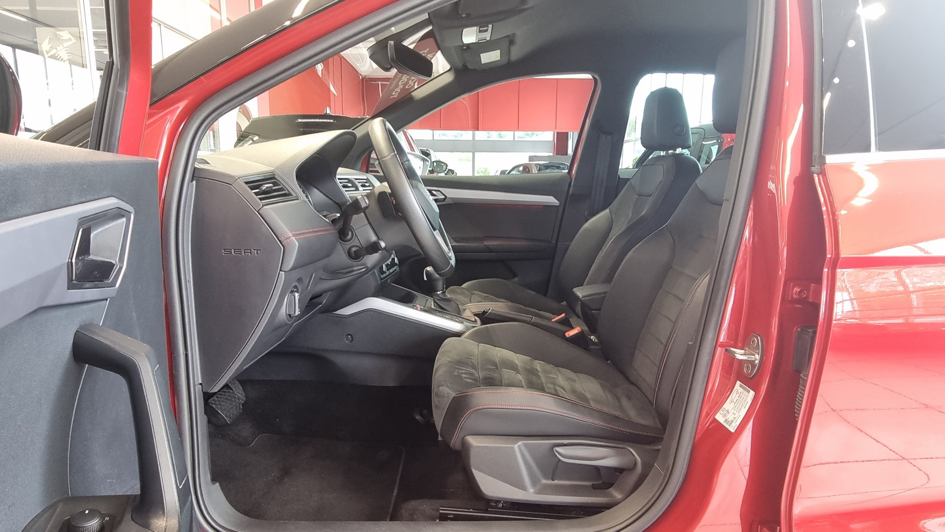 SEAT Arona 1.0 TSI 115 FR DSG-image-13