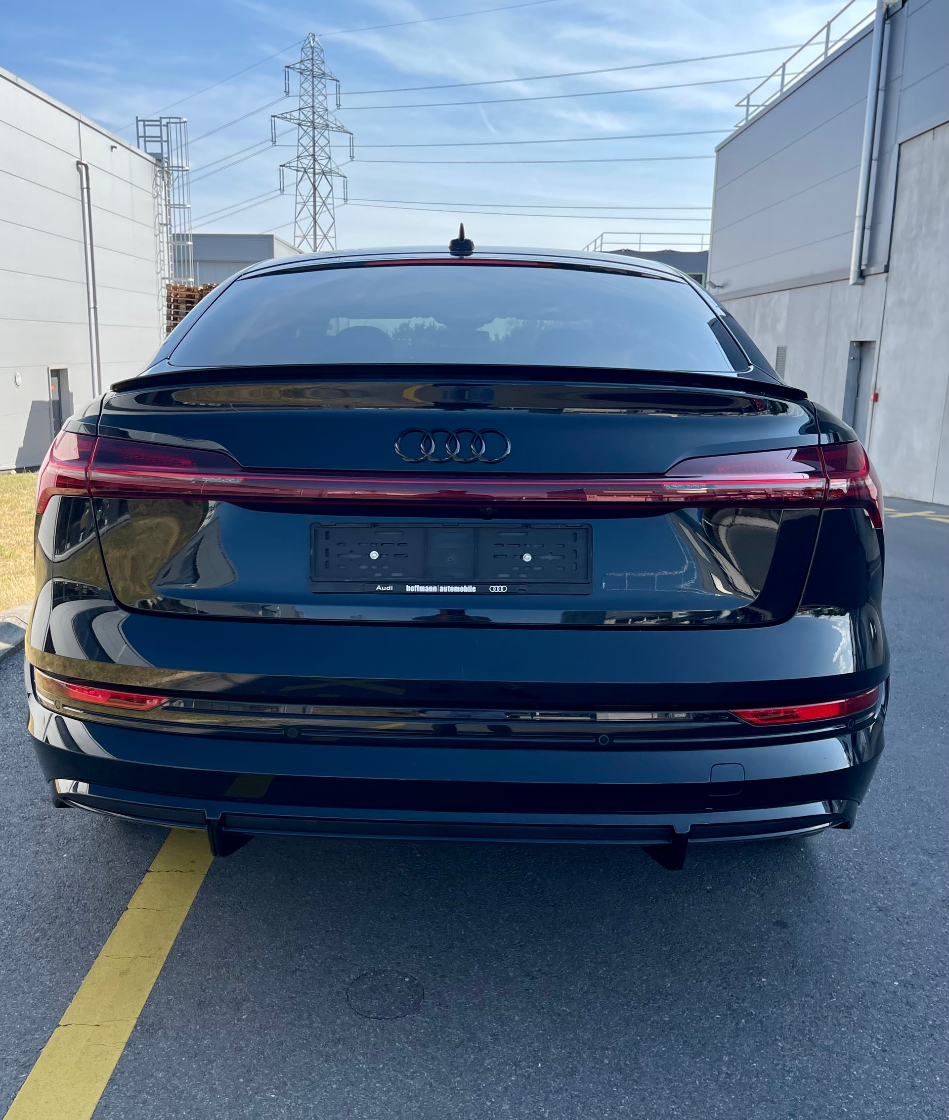 AUDI e-tron 50 Sportback S Line quattro "Black Edition"-image-10