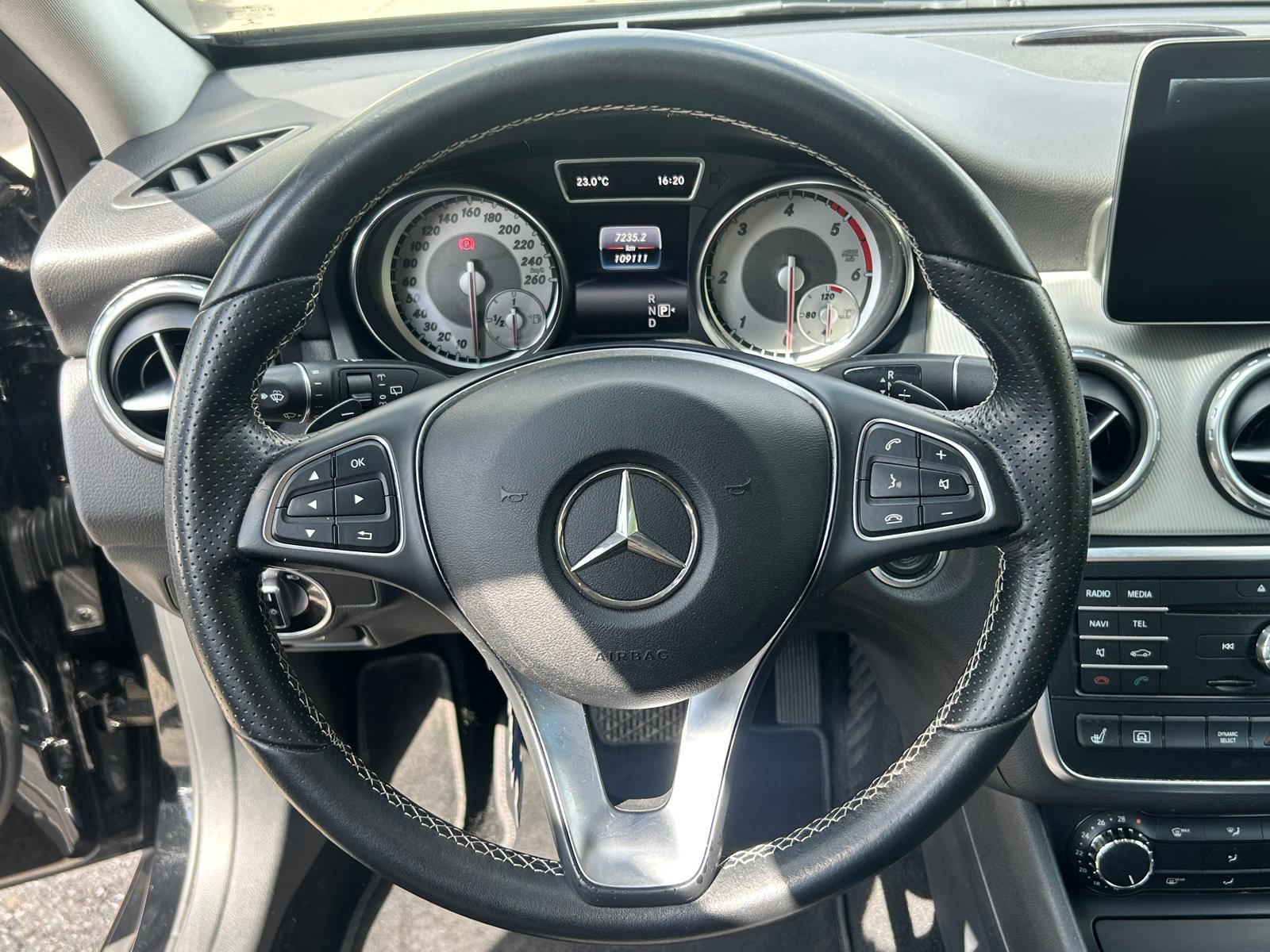 MERCEDES-BENZ GLA 200 CDI Swiss Star Edition Urban 4Matic 7G-DCT-image-10