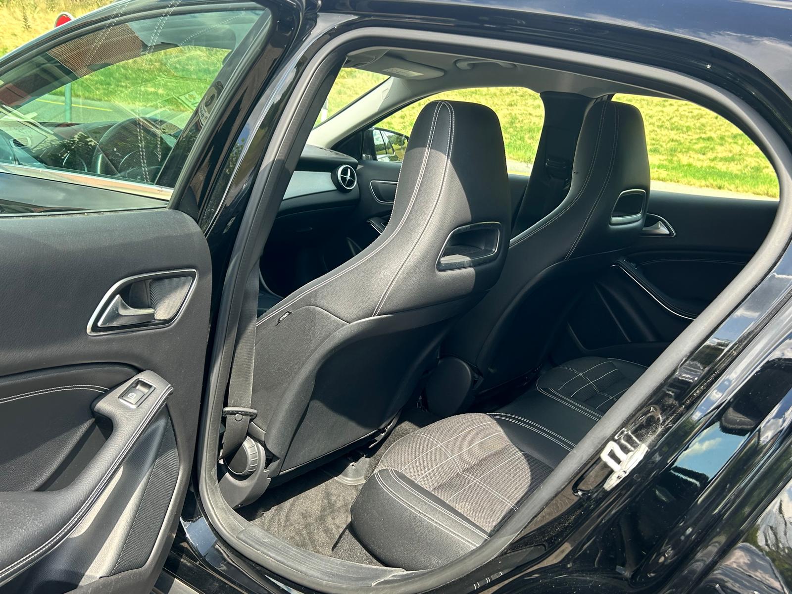 MERCEDES-BENZ GLA 200 CDI Swiss Star Edition Urban 4Matic 7G-DCT-image-14