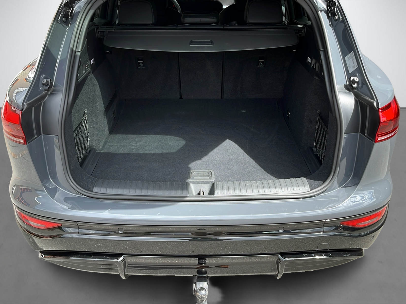 AUDI Q6 e-tron quattro-image-6