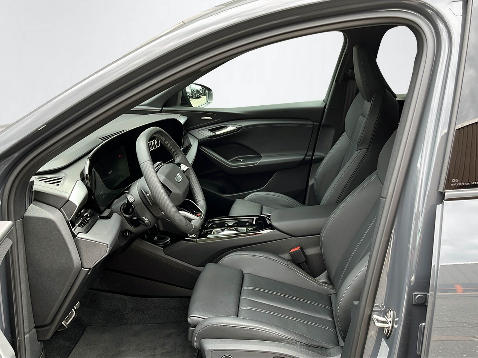 AUDI Q6 e-tron quattro-image-7