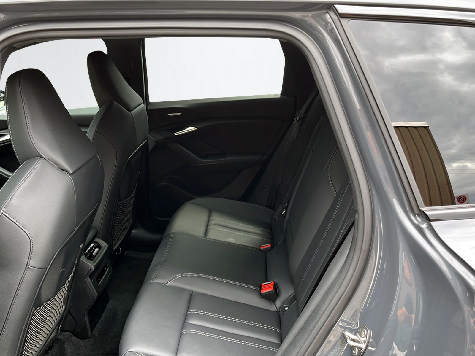 AUDI Q6 e-tron quattro-image-8
