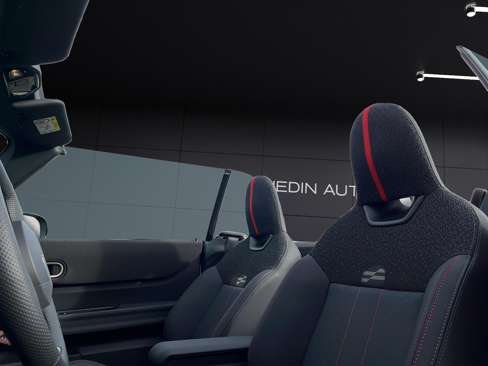 MINI Cabrio F67 2.0i John Cooper Works-image-14