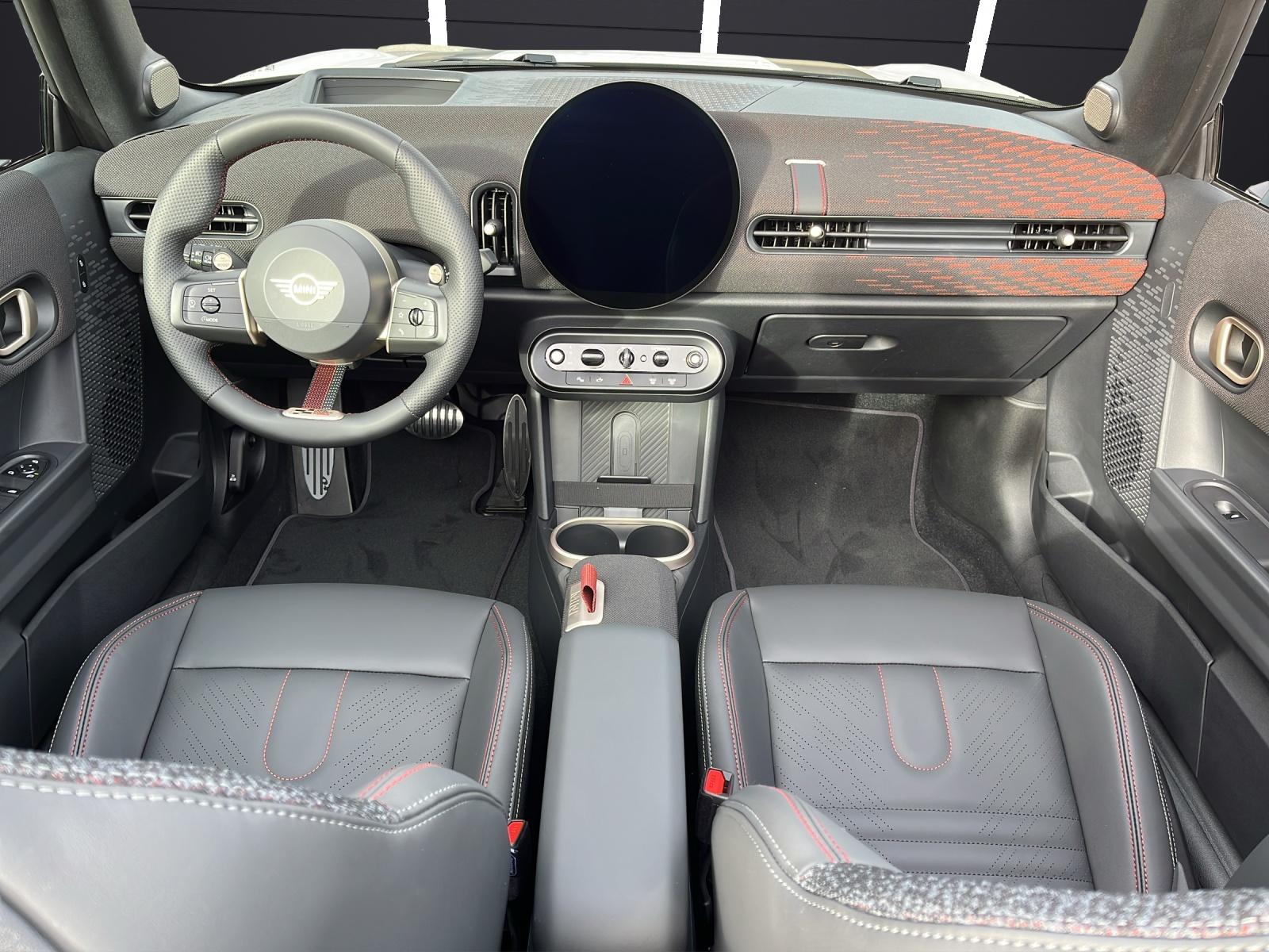 MINI Cabrio F67 2.0i John Cooper Works-image-11
