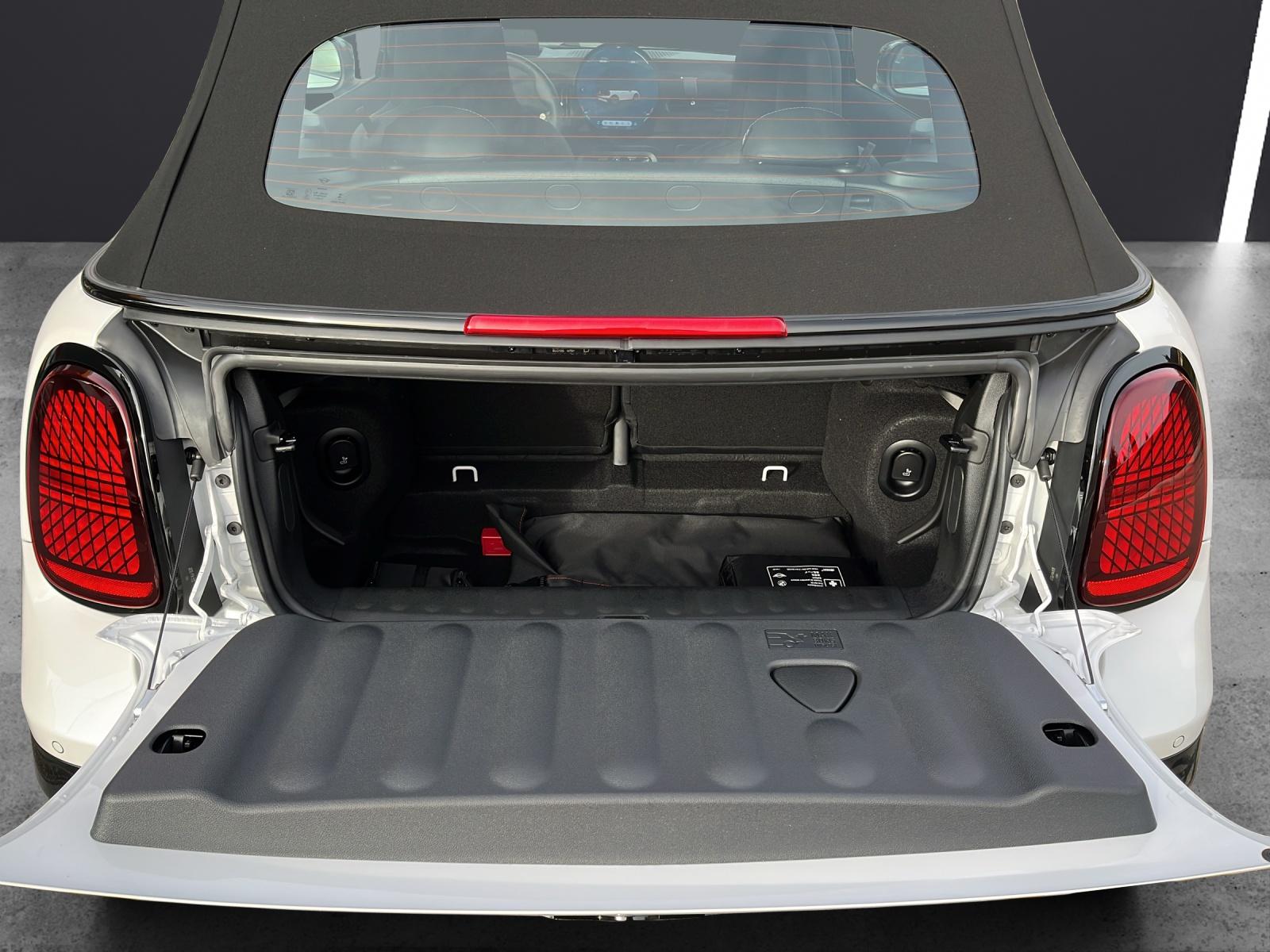 MINI Cabrio F67 2.0i John Cooper Works-image-9
