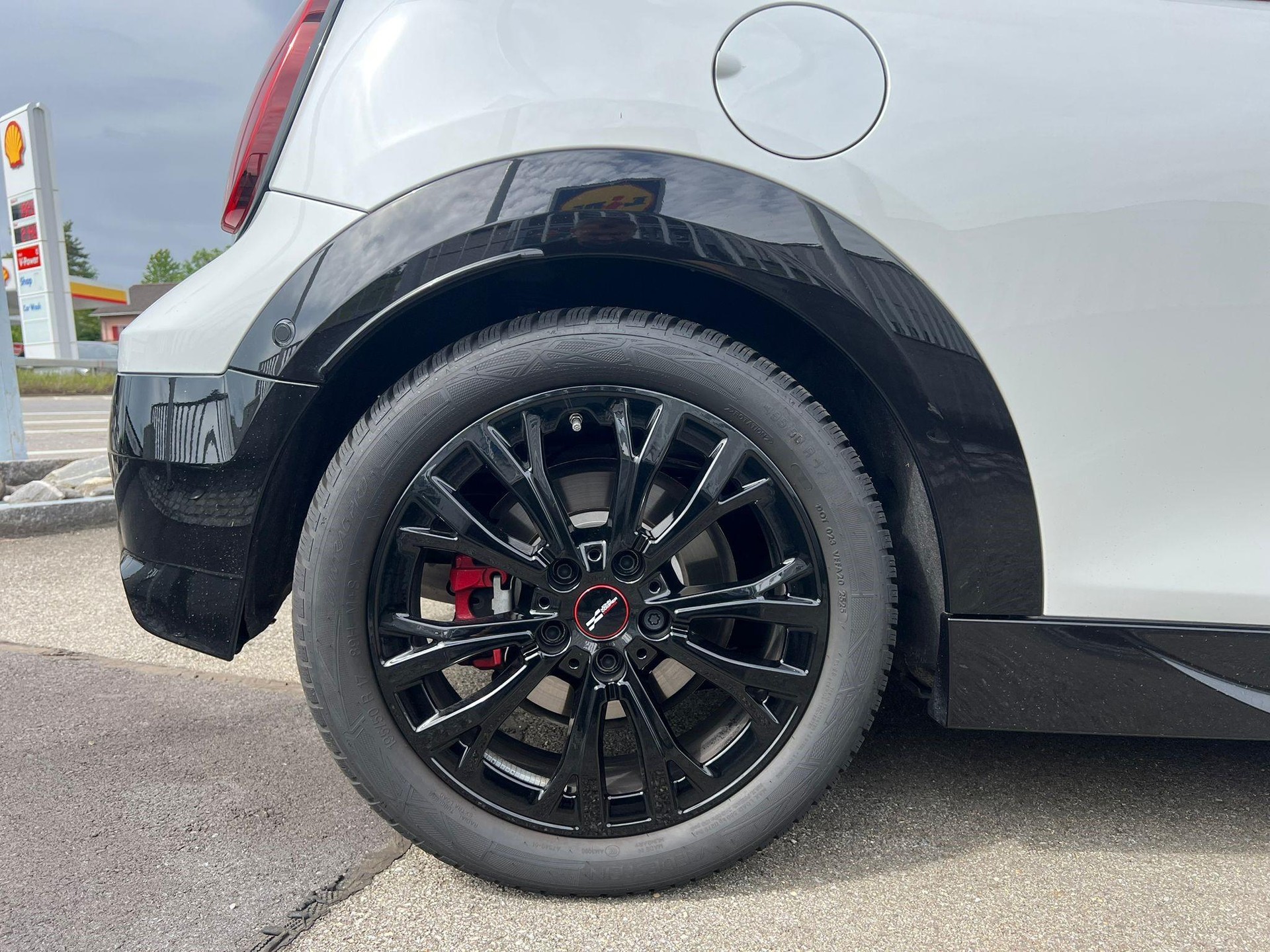 MINI Cabrio F67 2.0i John Cooper Works-image-18