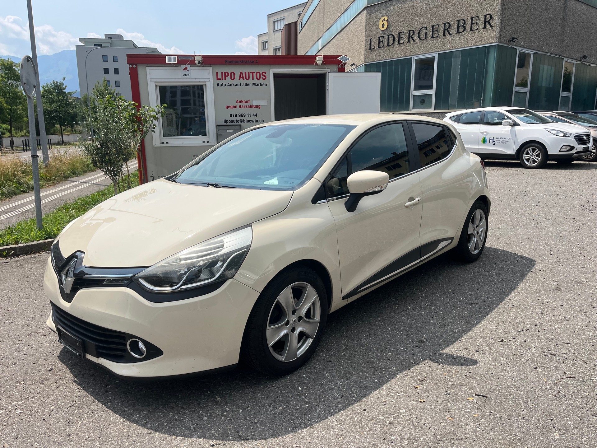 RENAULT Clio 1.2 16V T GT EDC-image-1