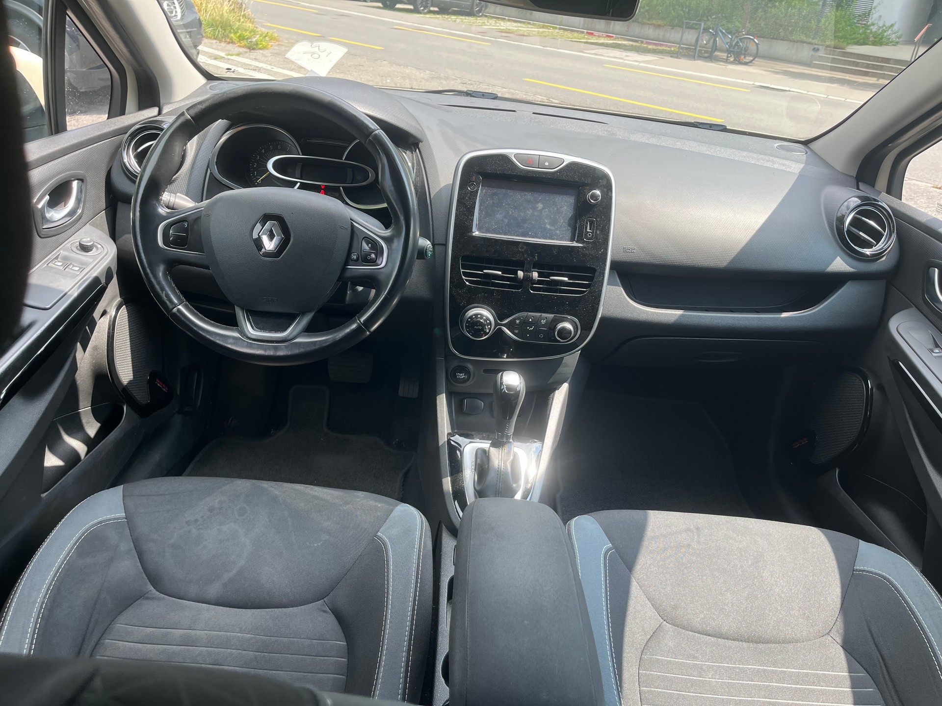 RENAULT Clio 1.2 16V T GT EDC-image-7