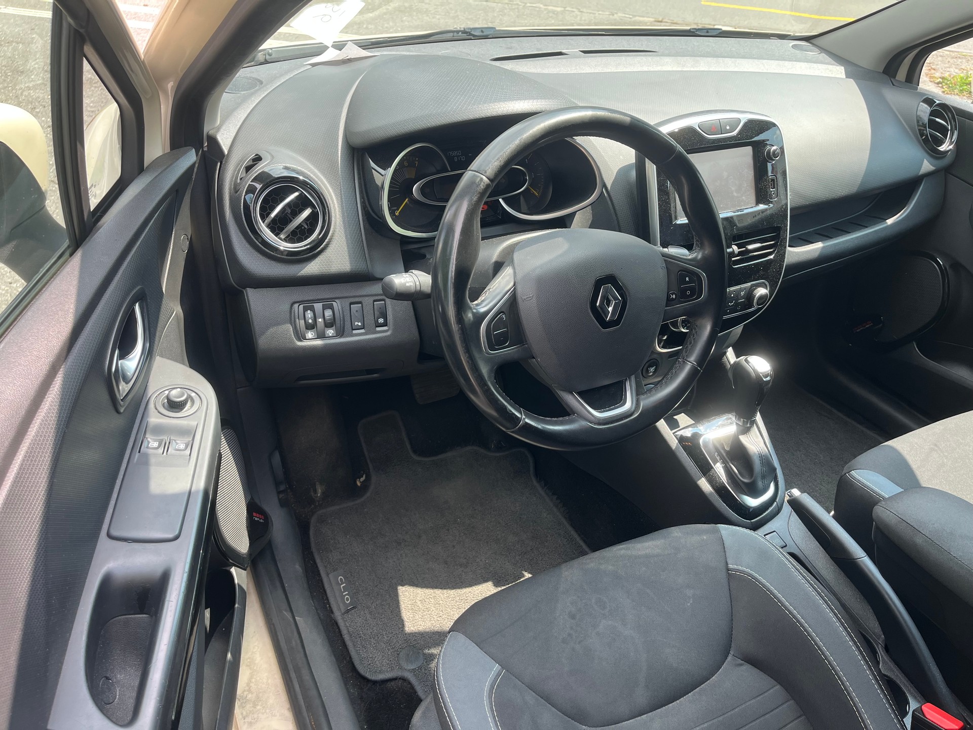 RENAULT Clio 1.2 16V T GT EDC-image-8