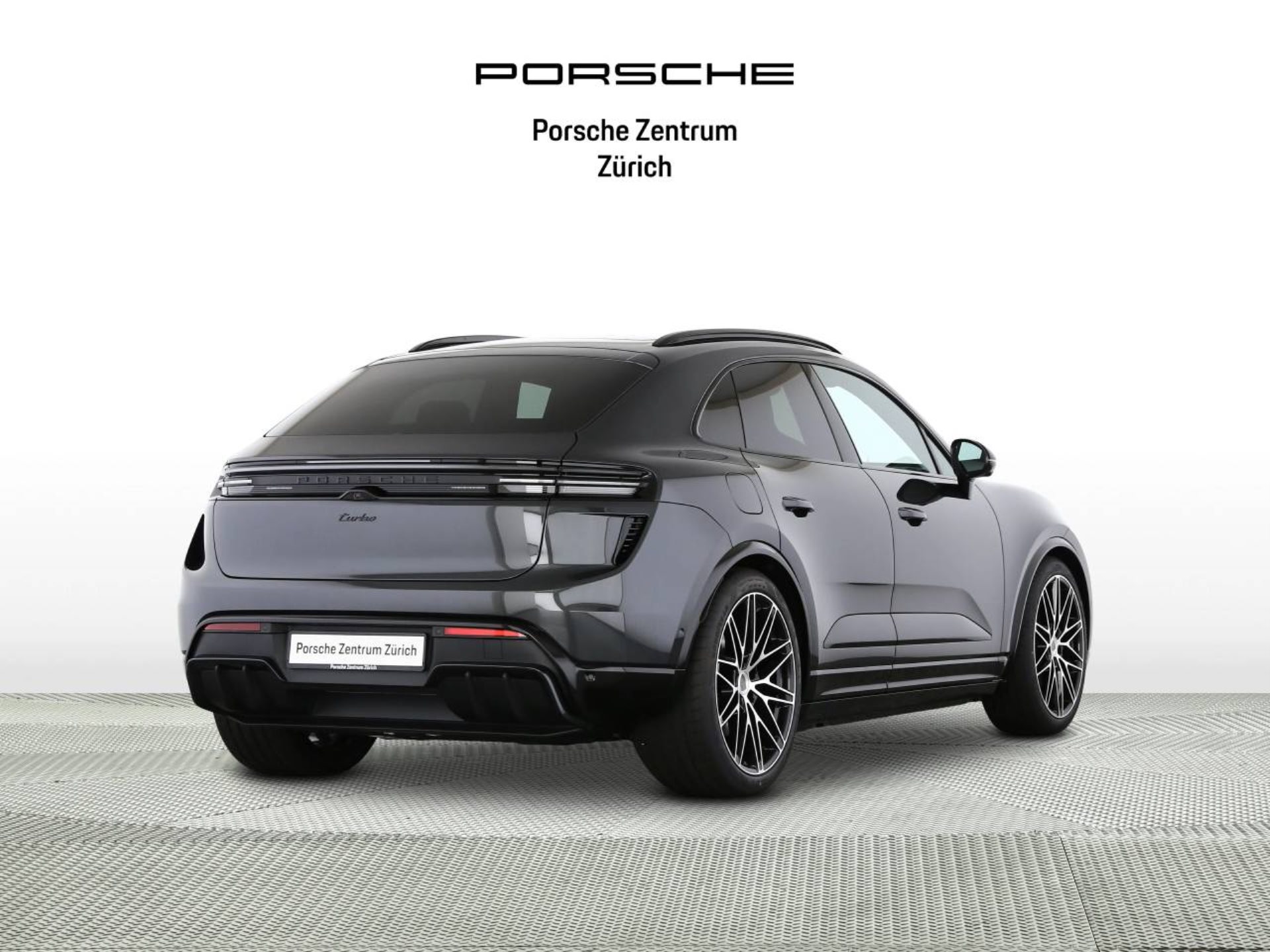 PORSCHE Macan Turbo-image-5