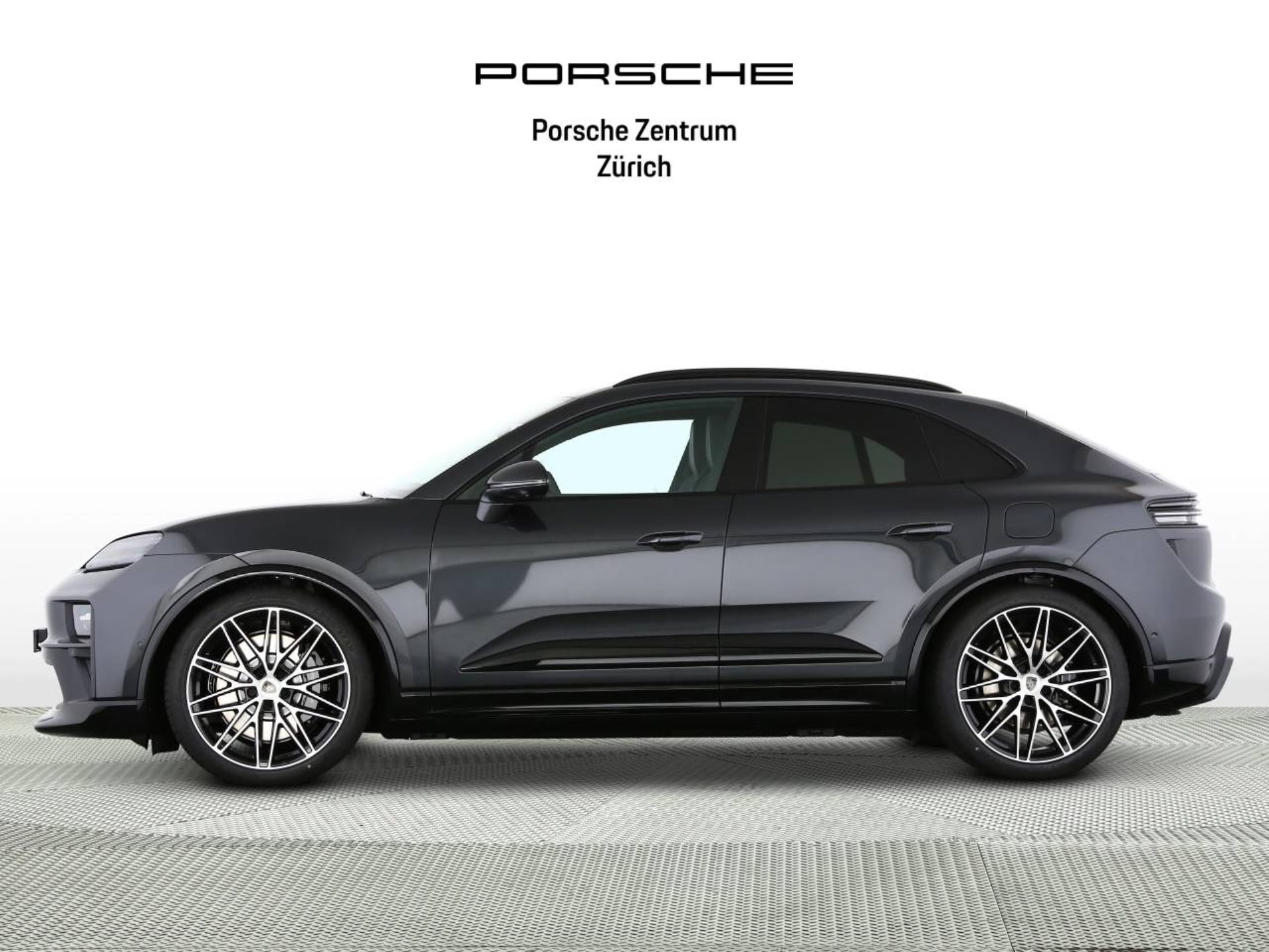 PORSCHE Macan Turbo-image-1