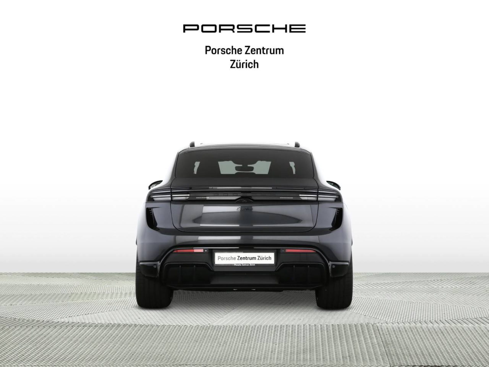 PORSCHE Macan Turbo-image-7