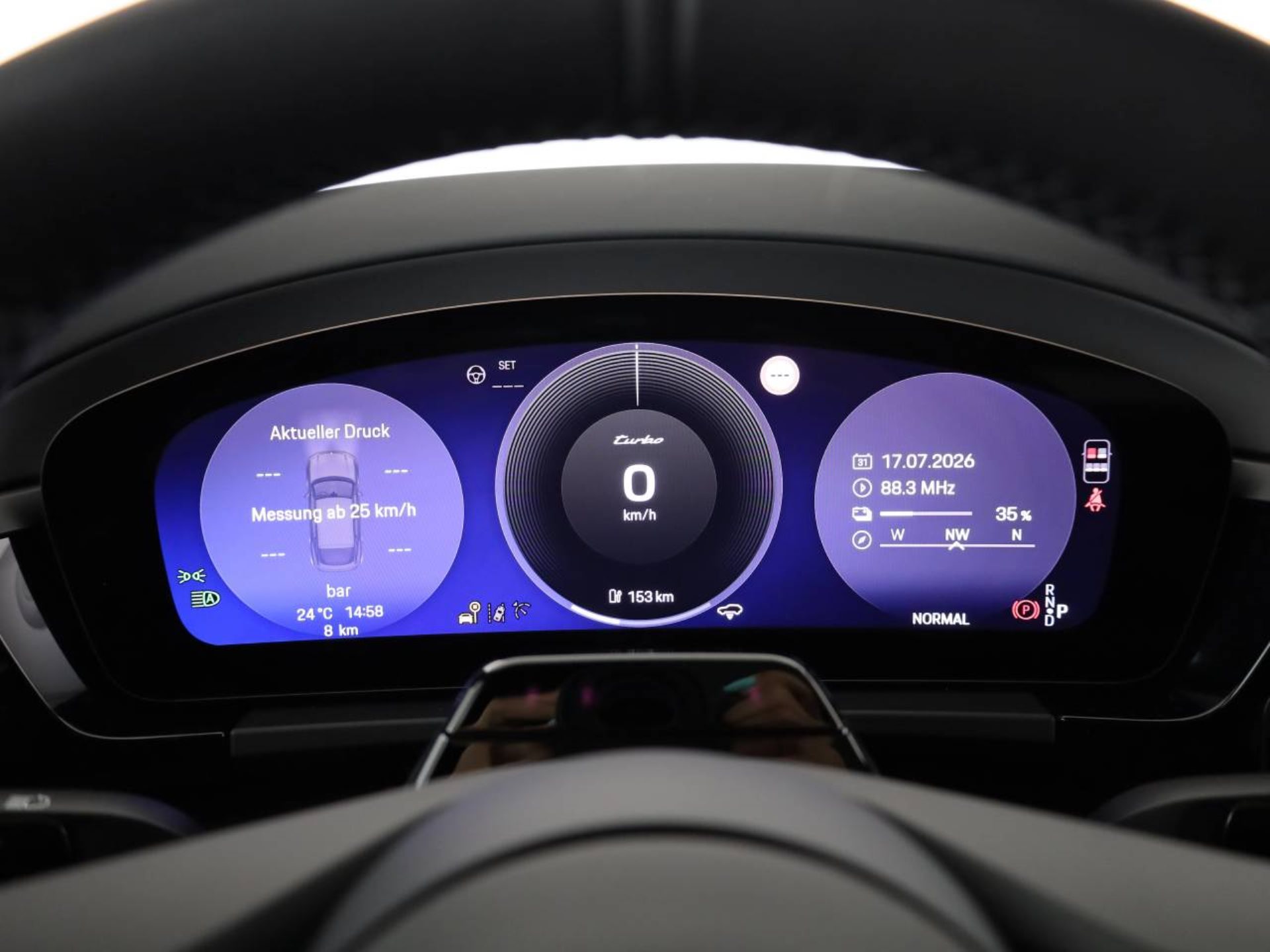 PORSCHE Macan Turbo-image-13