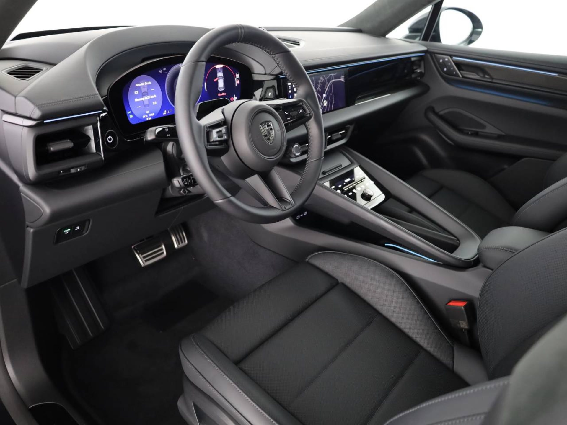 PORSCHE Macan Turbo-image-9