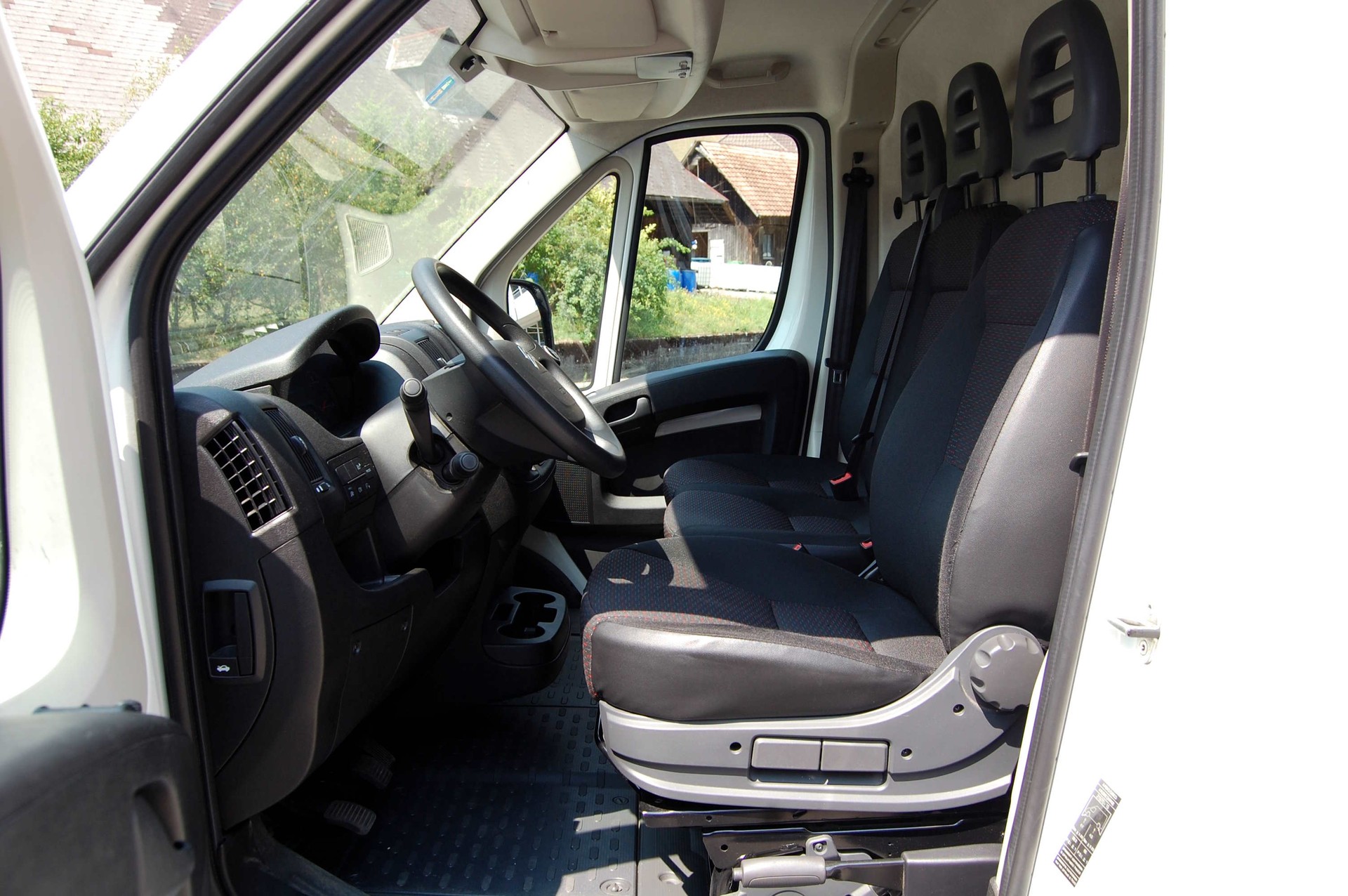 CITROEN Jumper 35 2.2 BlueHDi 165 Control L2H2-image-15