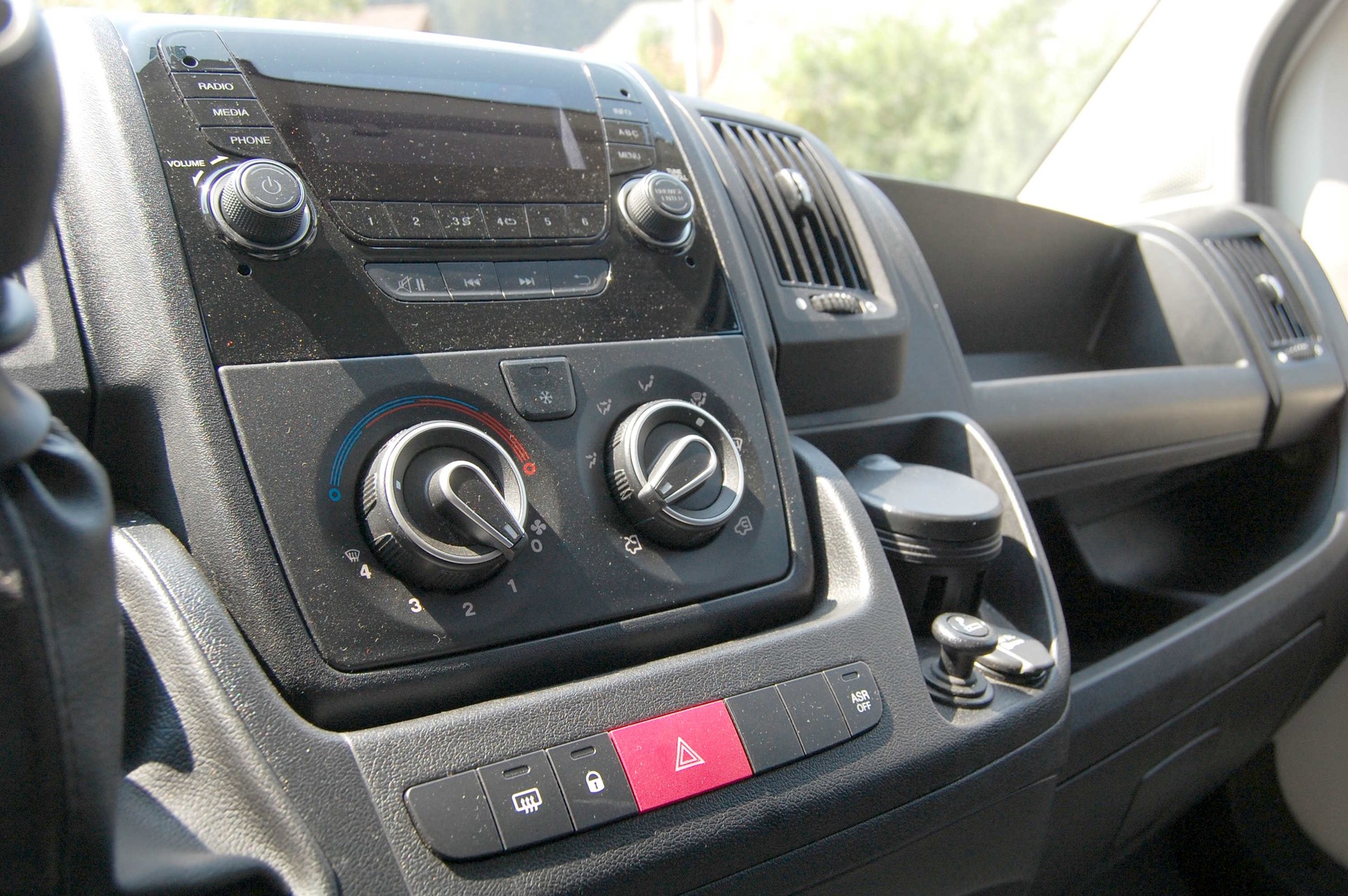 CITROEN Jumper 35 2.2 BlueHDi 165 Control L2H2-image-11