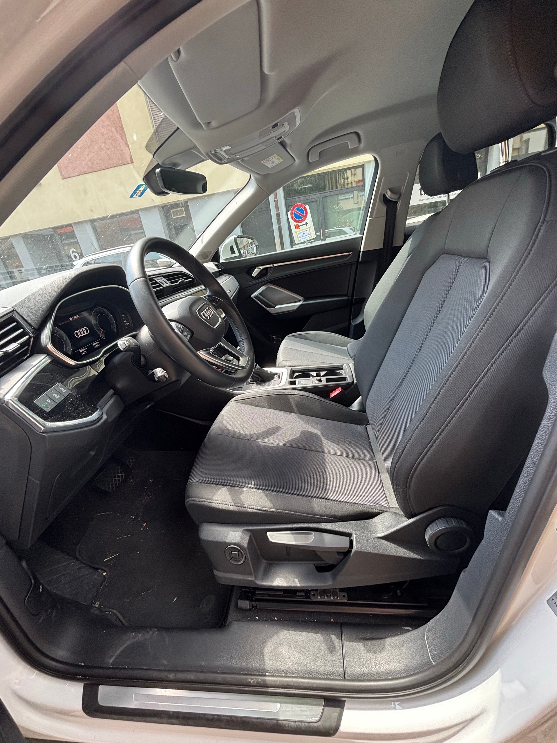 AUDI 2.0 35 TDI Advanced S-Tronic-image-2