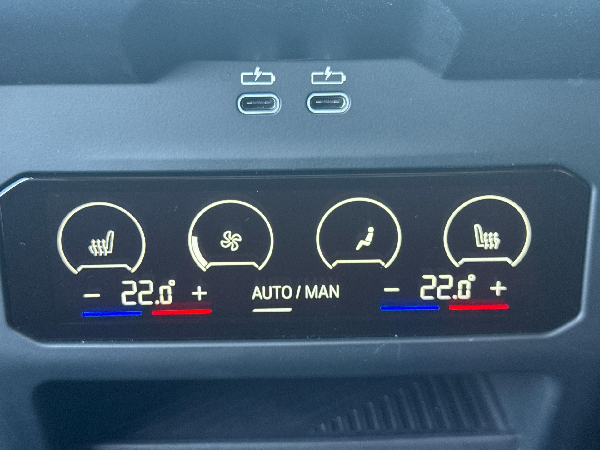 BMW 520d xDrive Touring-image-18