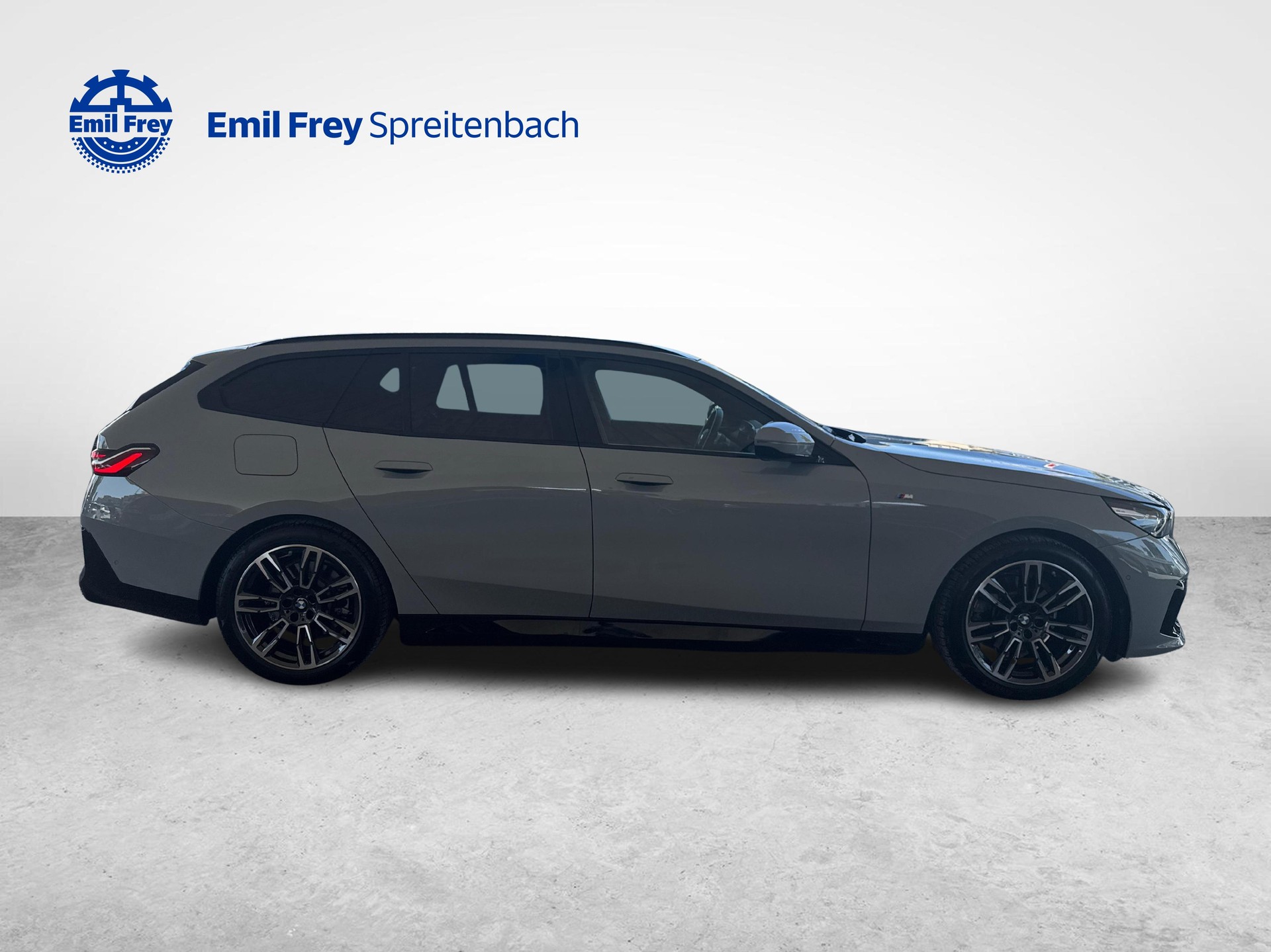 BMW 520d xDrive Touring-image-5
