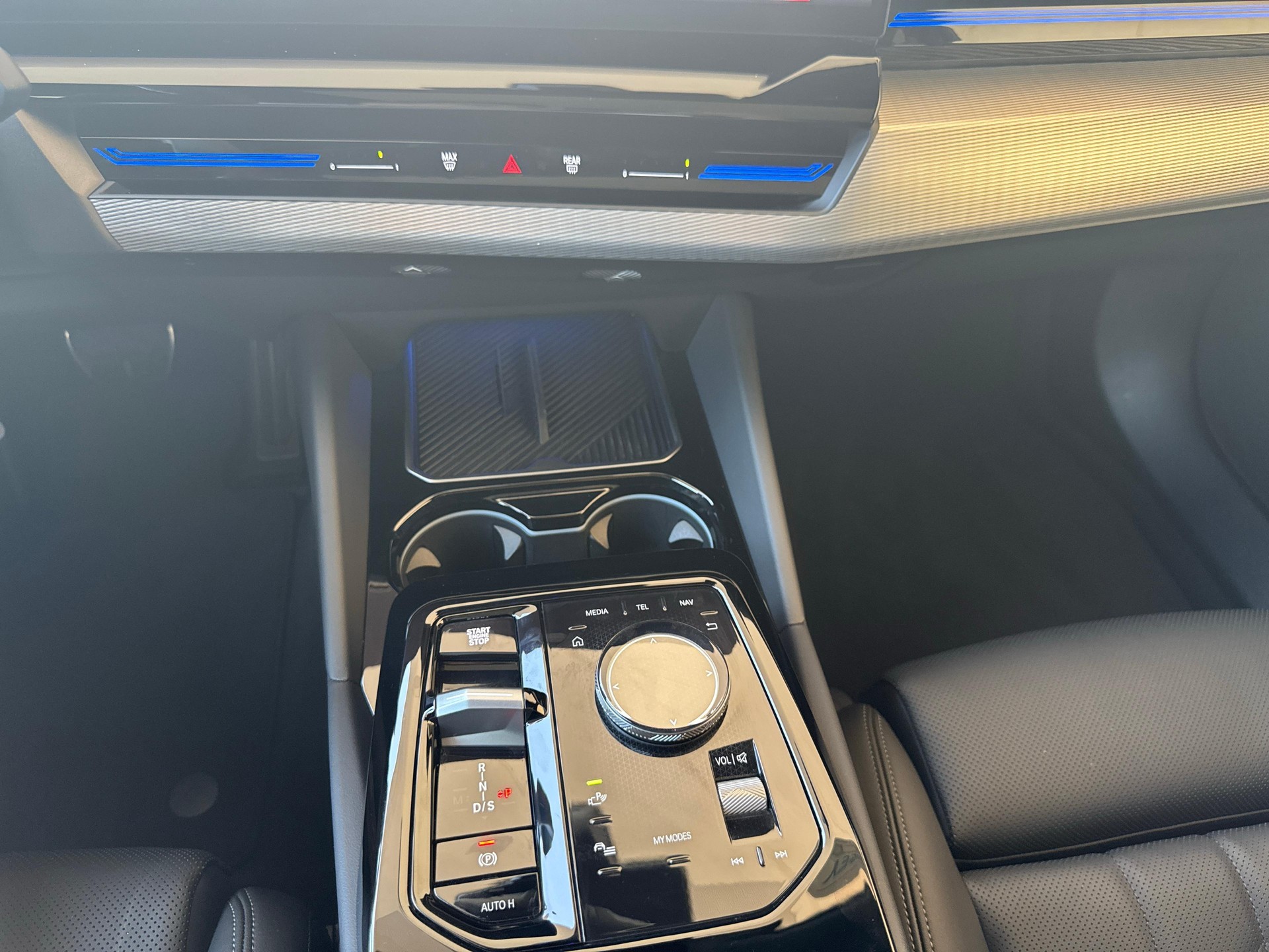 BMW 520d xDrive Touring-image-16