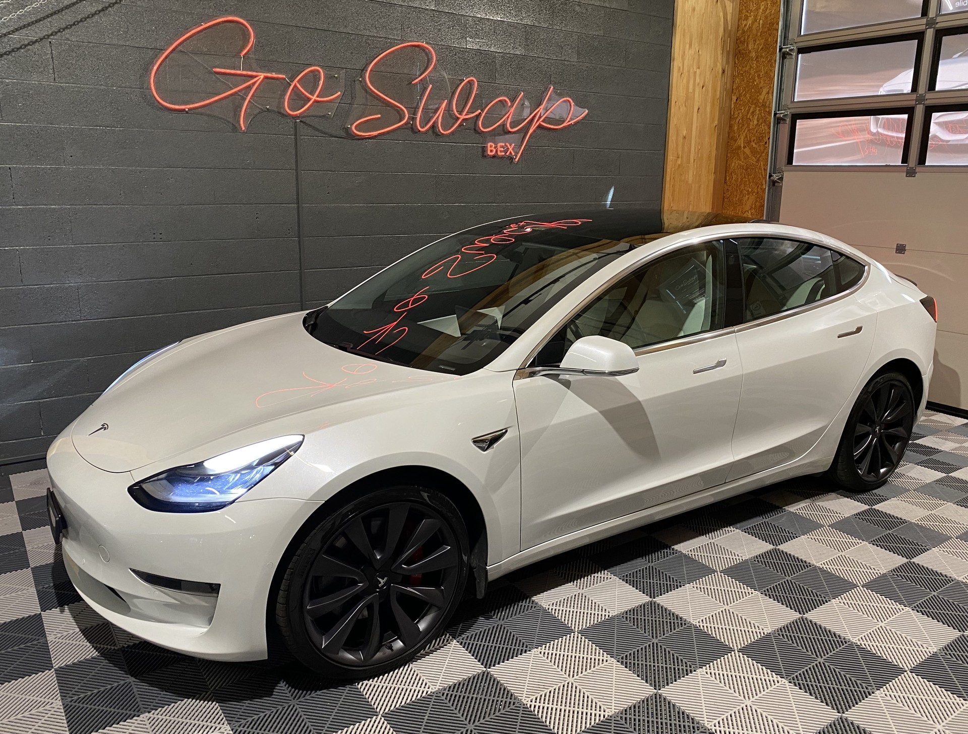 TESLA Model 3 Performance Dual Motor AWD-image-11