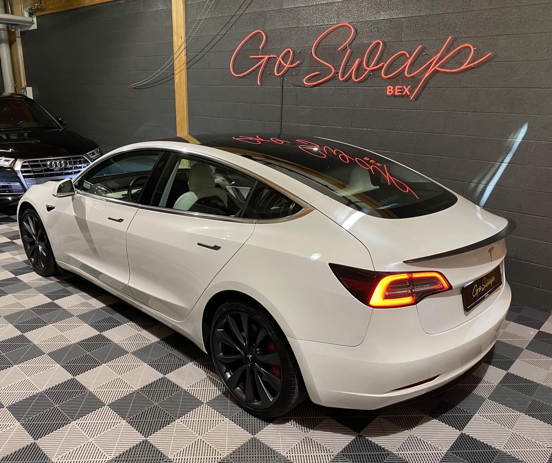 TESLA Model 3 Performance Dual Motor AWD-image-13