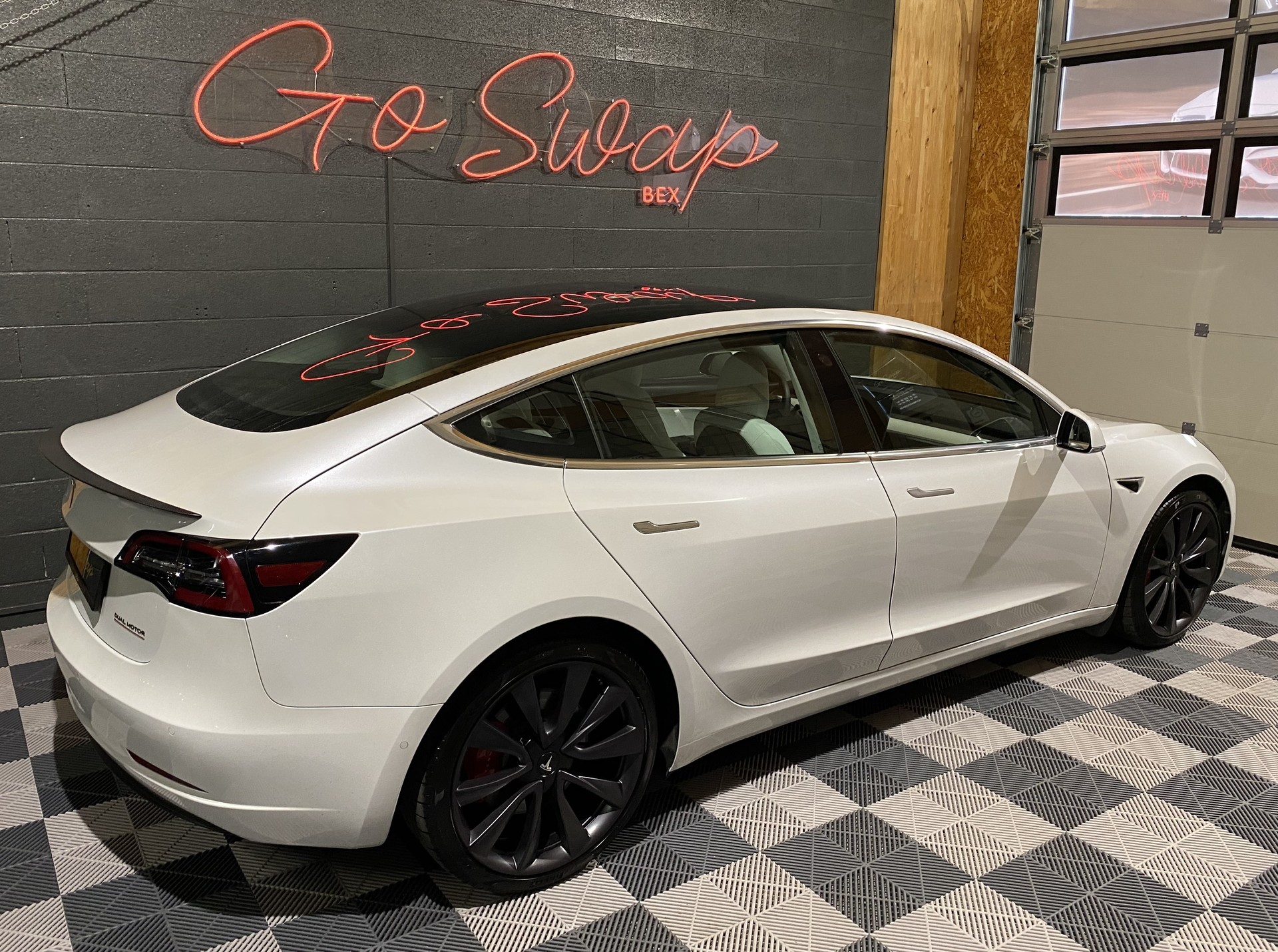 TESLA Model 3 Performance Dual Motor AWD-image-3