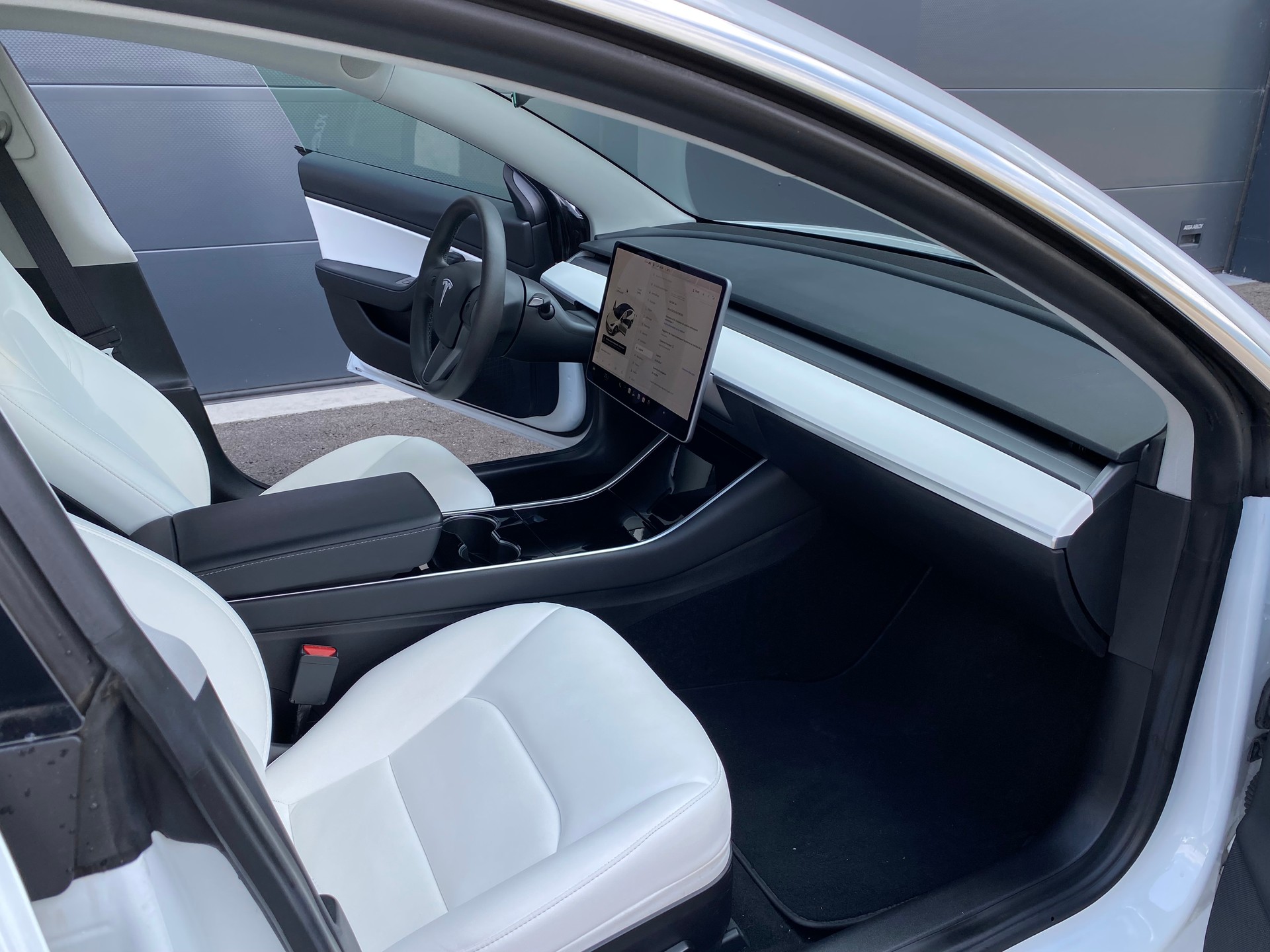 TESLA Model 3 Performance Dual Motor AWD-image-30