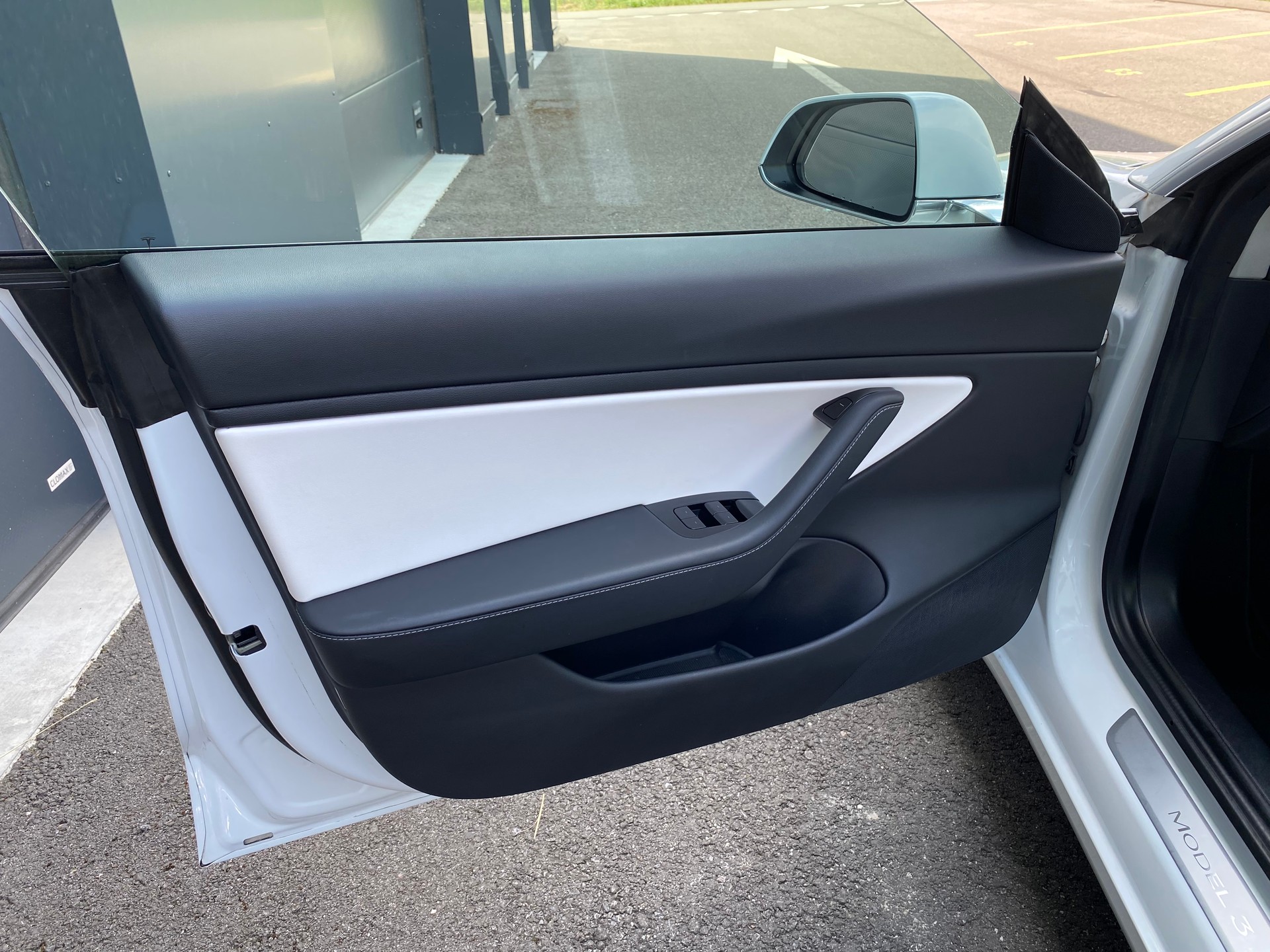 TESLA Model 3 Performance Dual Motor AWD-image-14
