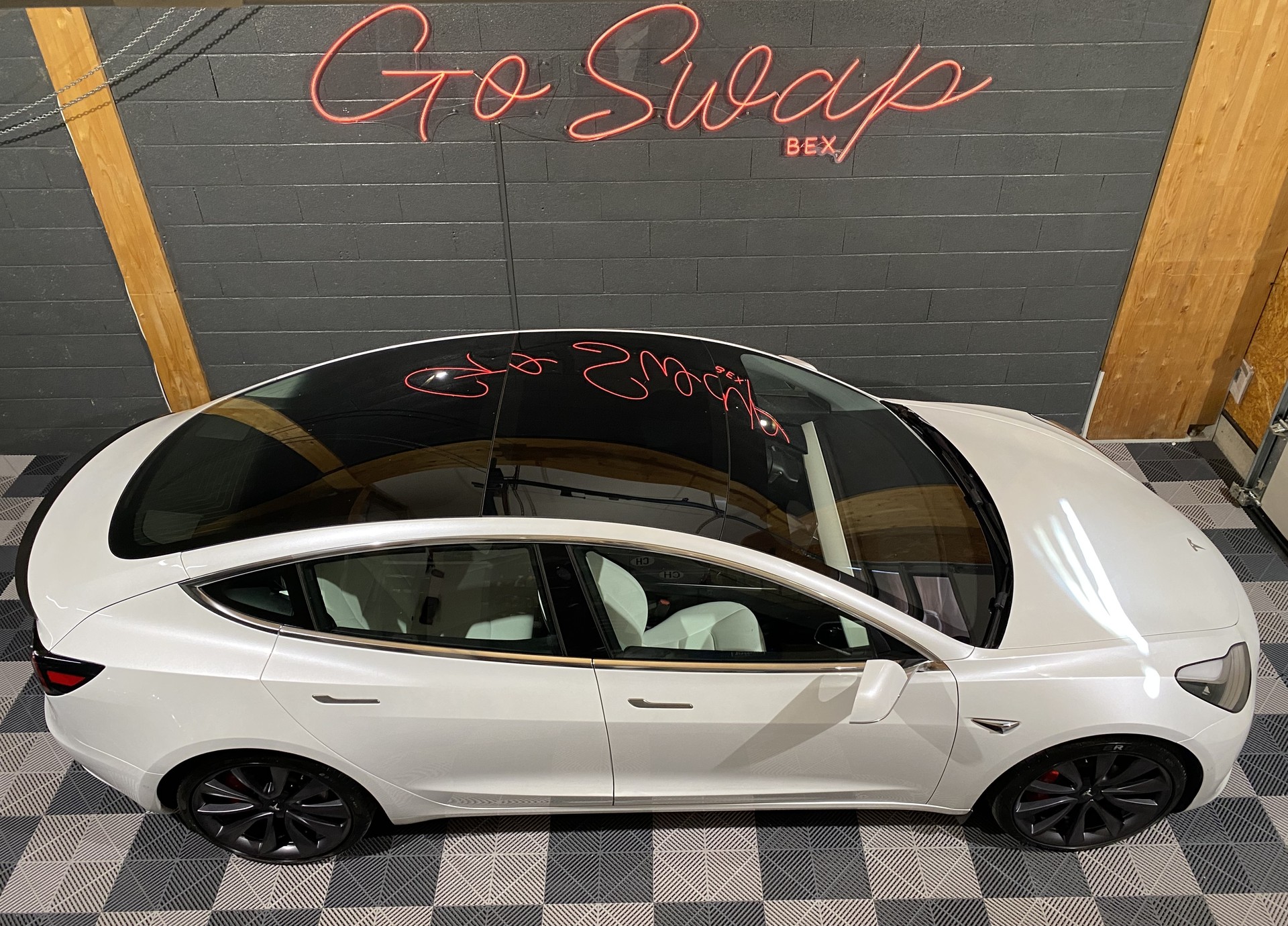 TESLA Model 3 Performance Dual Motor AWD-image-2