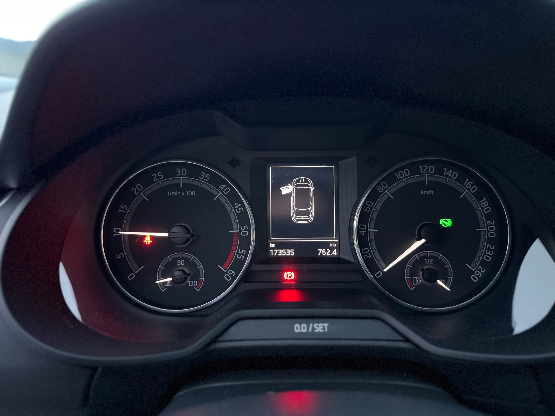 SKODA Octavia Combi 2.0 TDI Ambition DSG-image-8