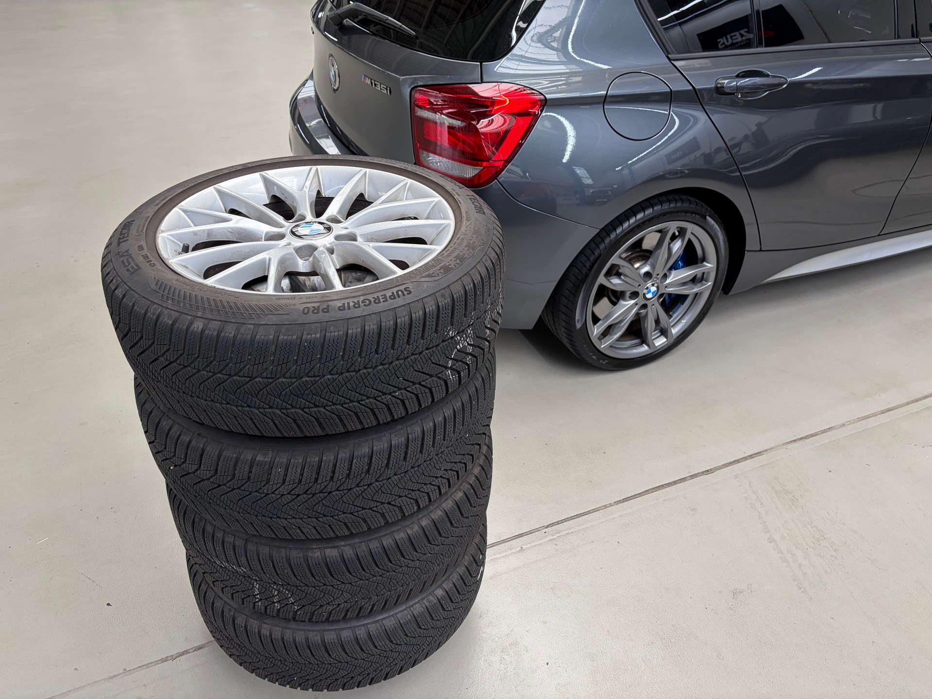 BMW M135i xDrive Steptronic-image-13