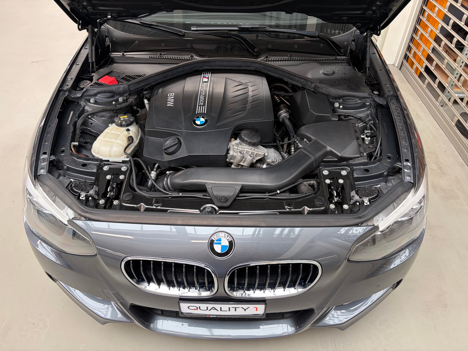 BMW M135i xDrive Steptronic-image-12