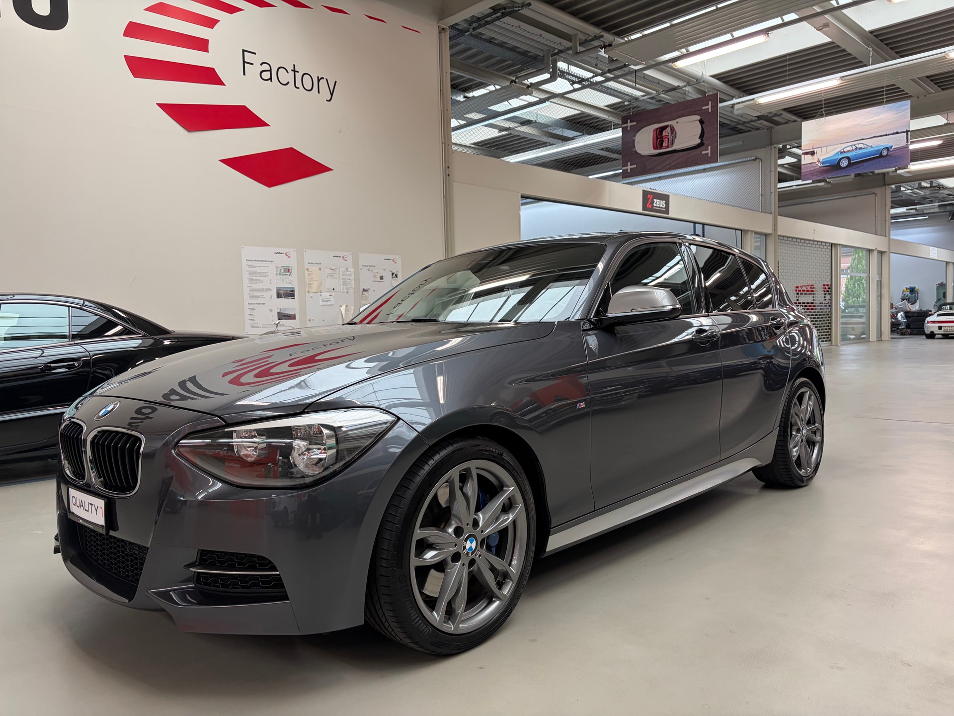 BMW M135i xDrive Steptronic-image-0