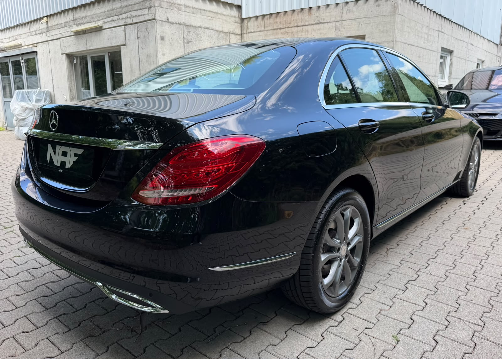 MERCEDES-BENZ C 200 Swiss Star Edition Avantgarde 7G-Tronic-image-4