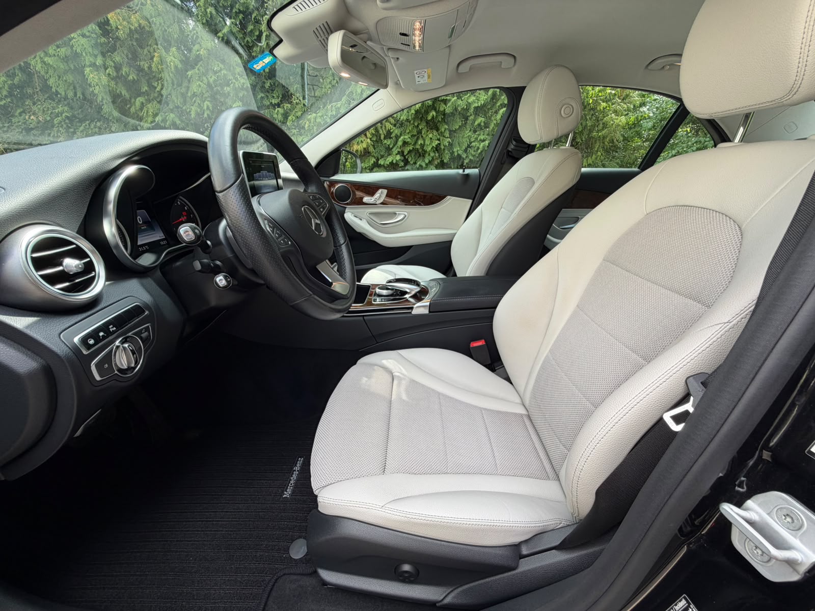MERCEDES-BENZ C 200 Swiss Star Edition Avantgarde 7G-Tronic-image-9
