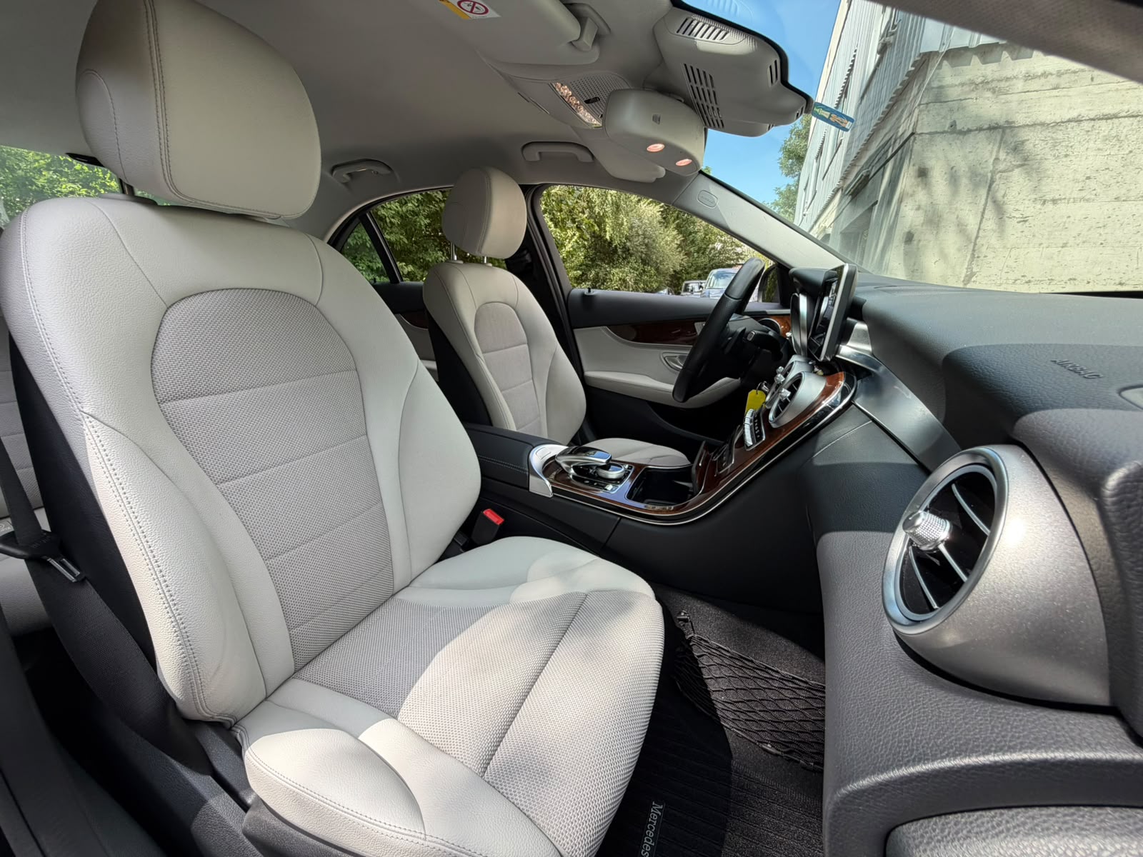 MERCEDES-BENZ C 200 Swiss Star Edition Avantgarde 7G-Tronic-image-18