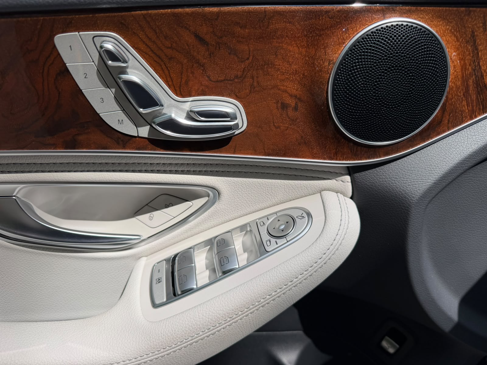 MERCEDES-BENZ C 200 Swiss Star Edition Avantgarde 7G-Tronic-image-12