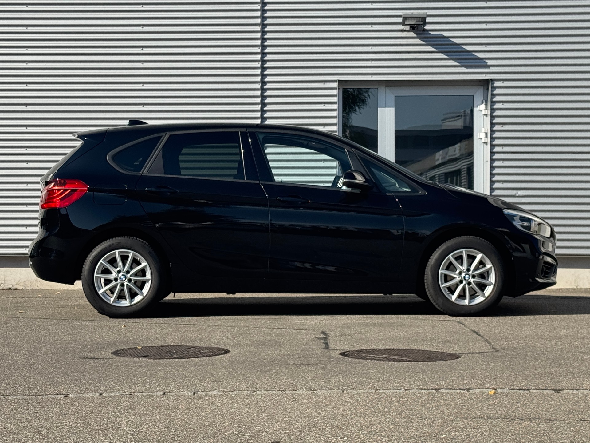 BMW 218i Active Tourer-image-3