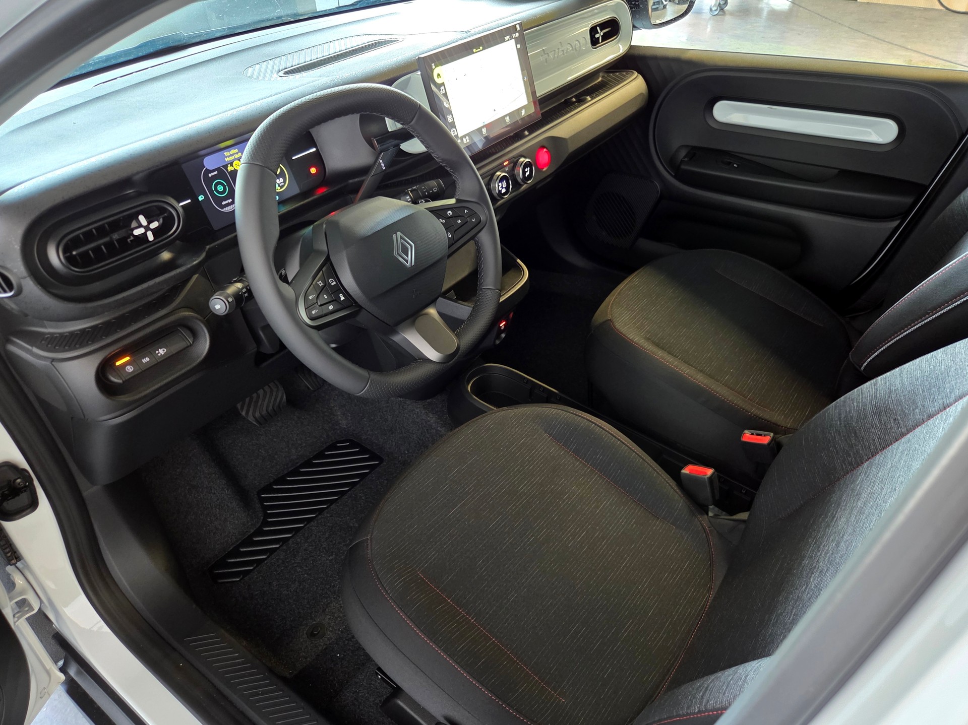 RENAULT Twingo E-Tech Urban Range techno-image-3