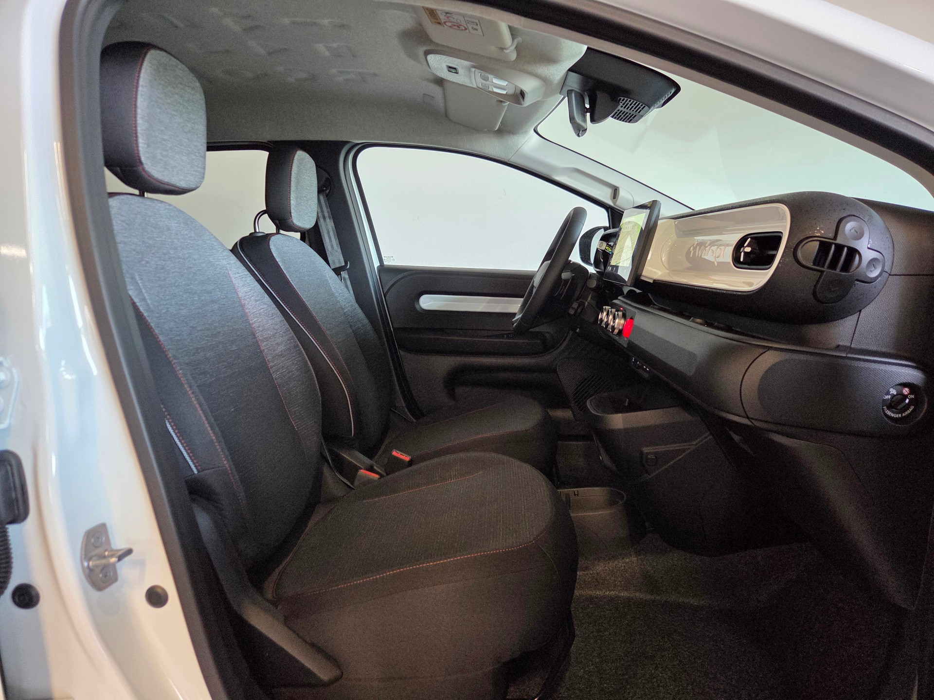 RENAULT Twingo E-Tech Urban Range techno-image-14