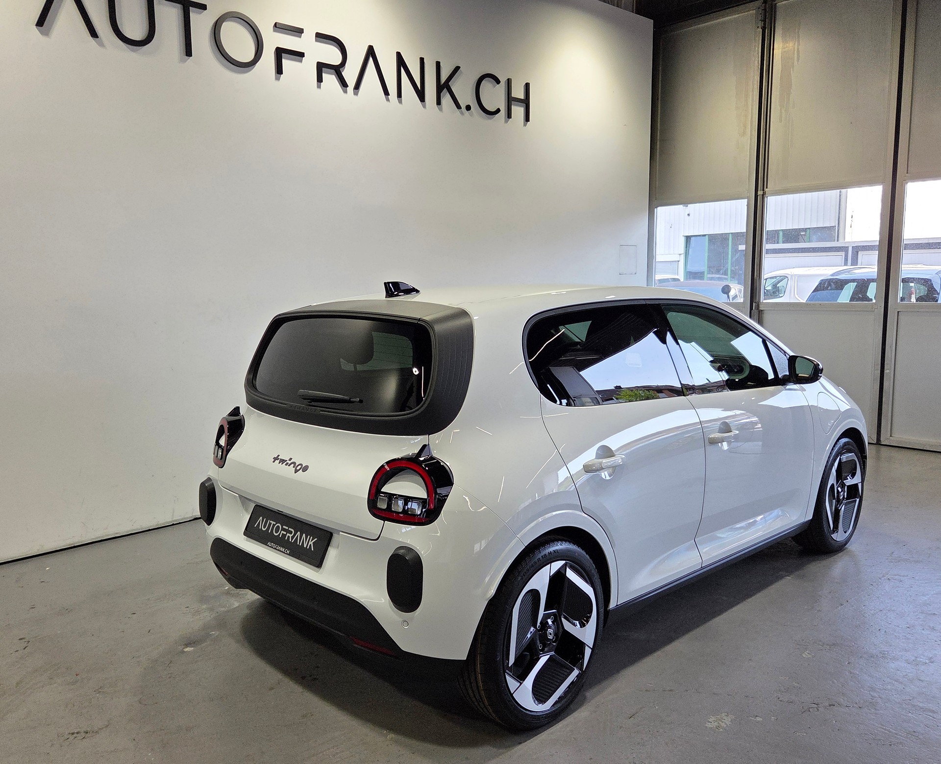 RENAULT Twingo E-Tech Urban Range techno-image-16