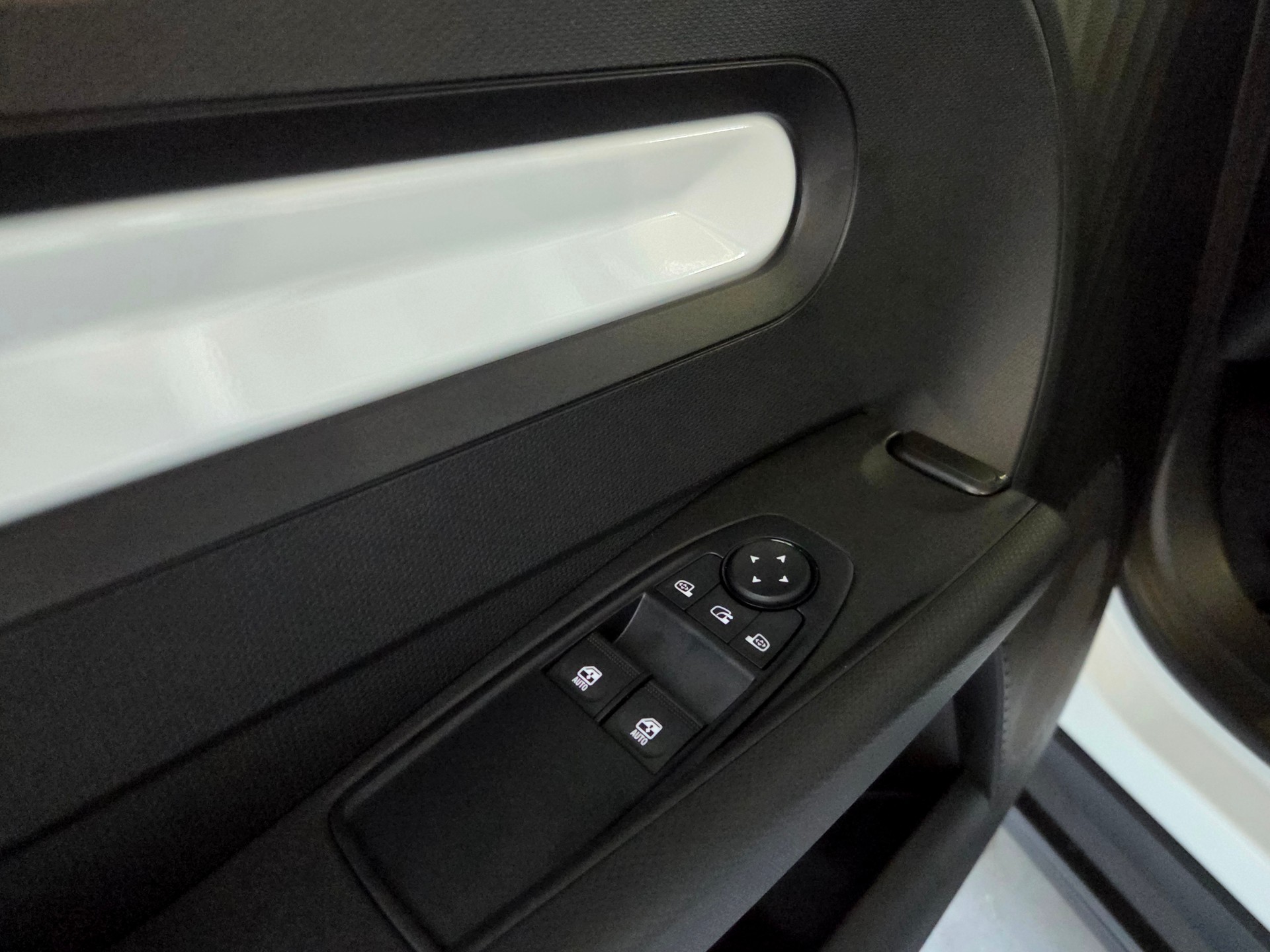RENAULT Twingo E-Tech Urban Range techno-image-18