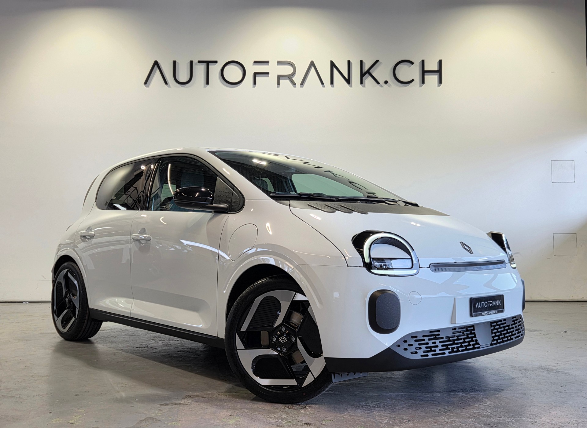 RENAULT Twingo E-Tech Urban Range techno-image-0