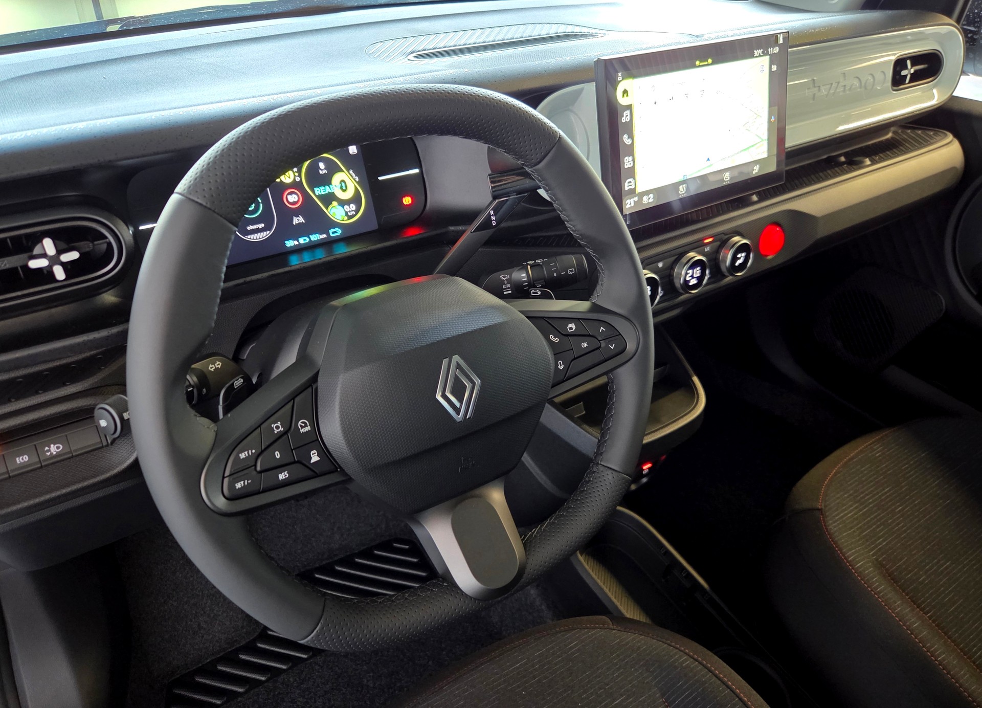 RENAULT Twingo E-Tech Urban Range techno-image-8