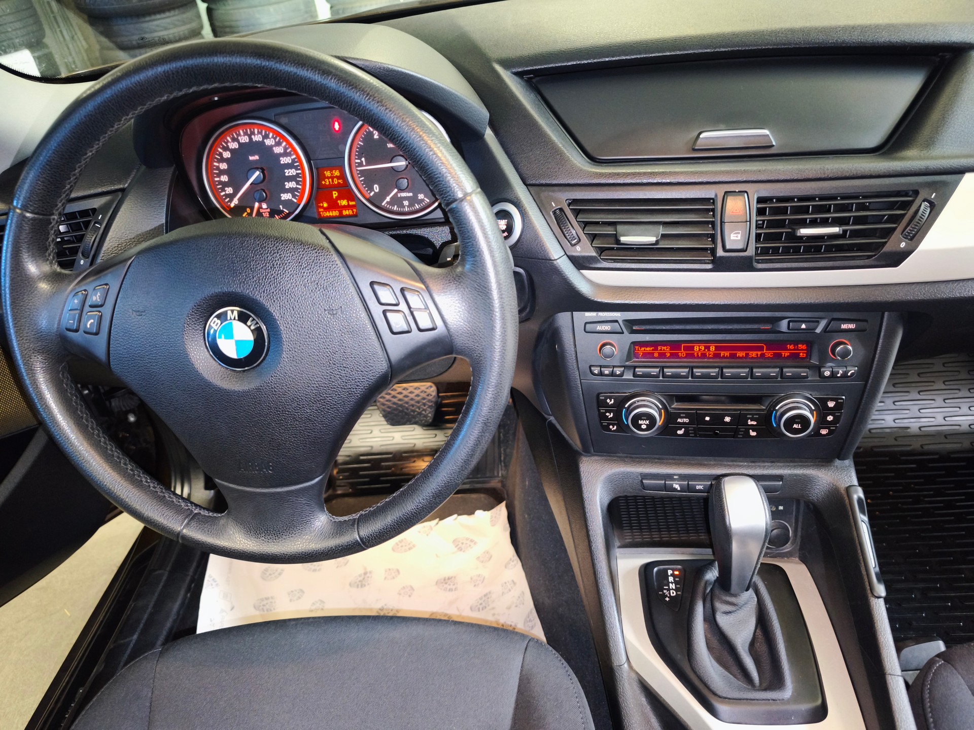 BMW X1 xDrive 20d Steptronic-image-10